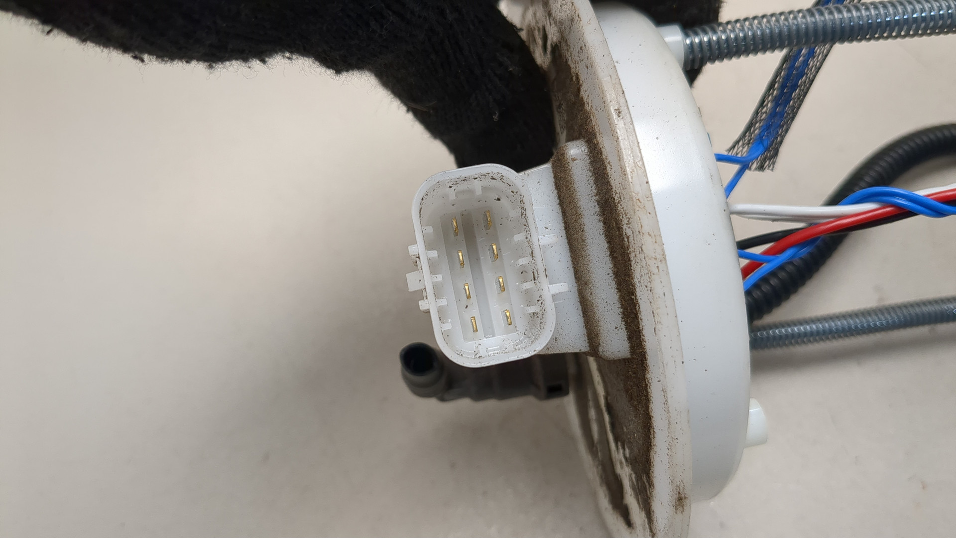 Насос топливный электрический