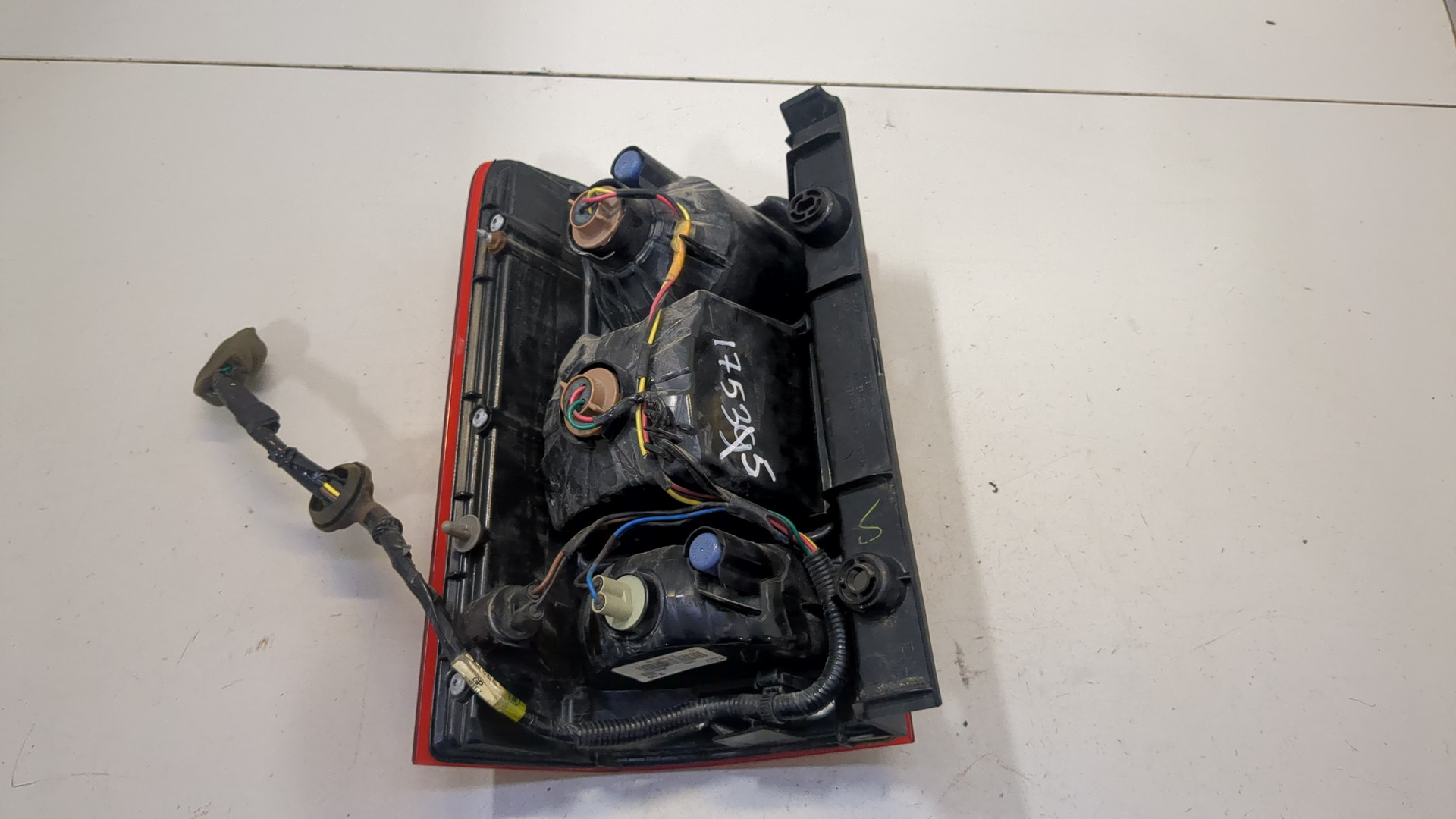 Фонарь задний правый