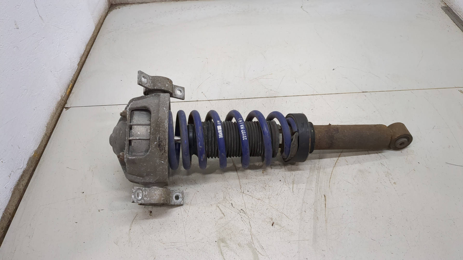 Амортизатор задний (стойка)