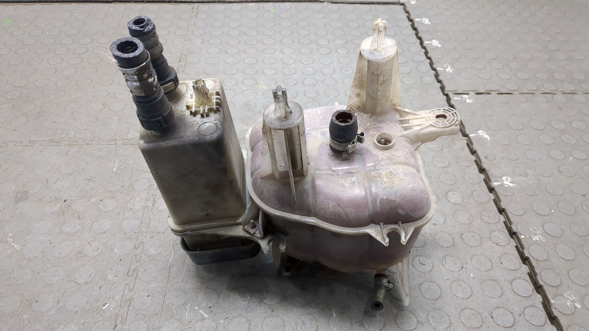 Бачок расширительный