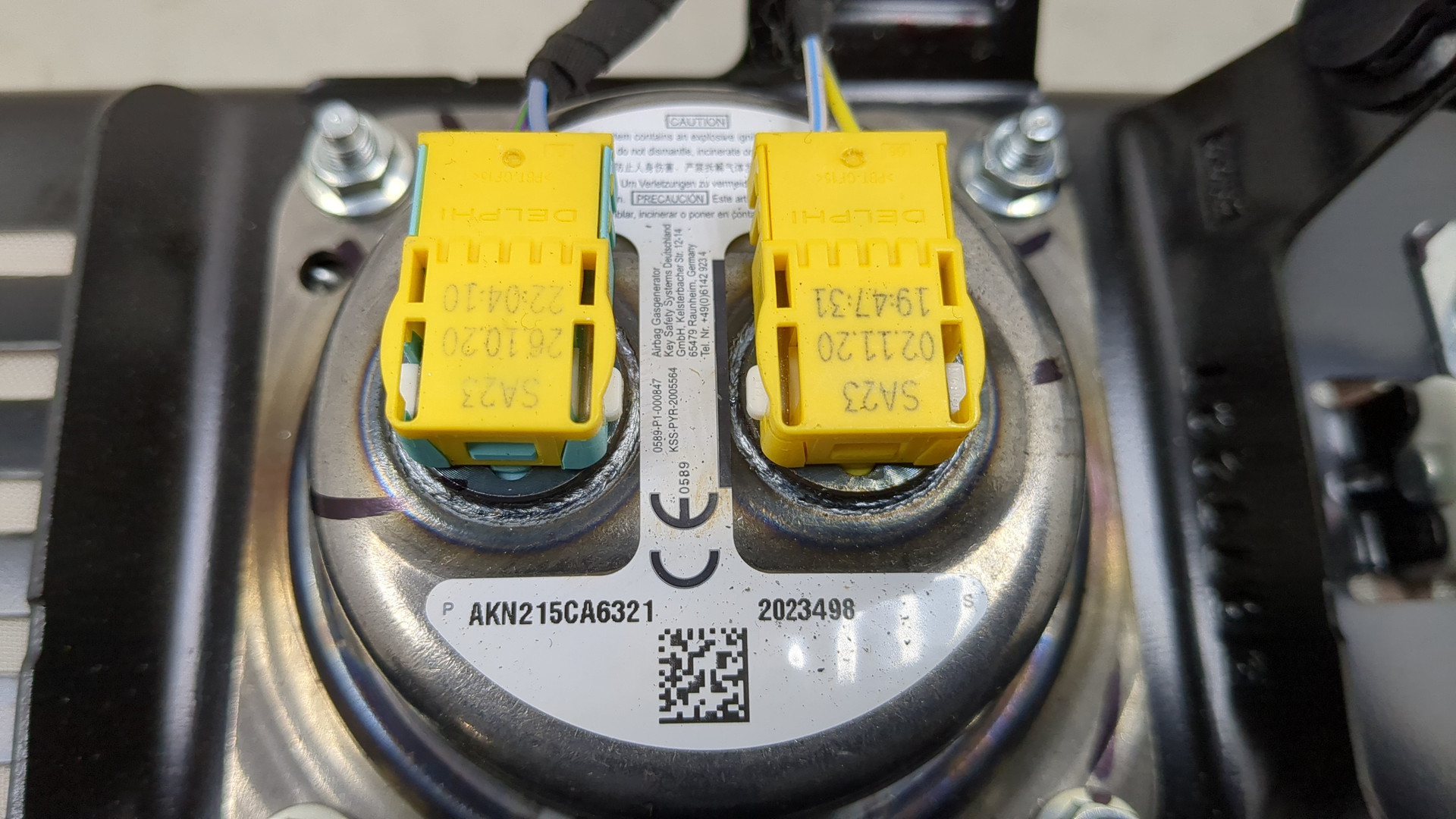 Подушка безопасности пассажирская (в торпедо)