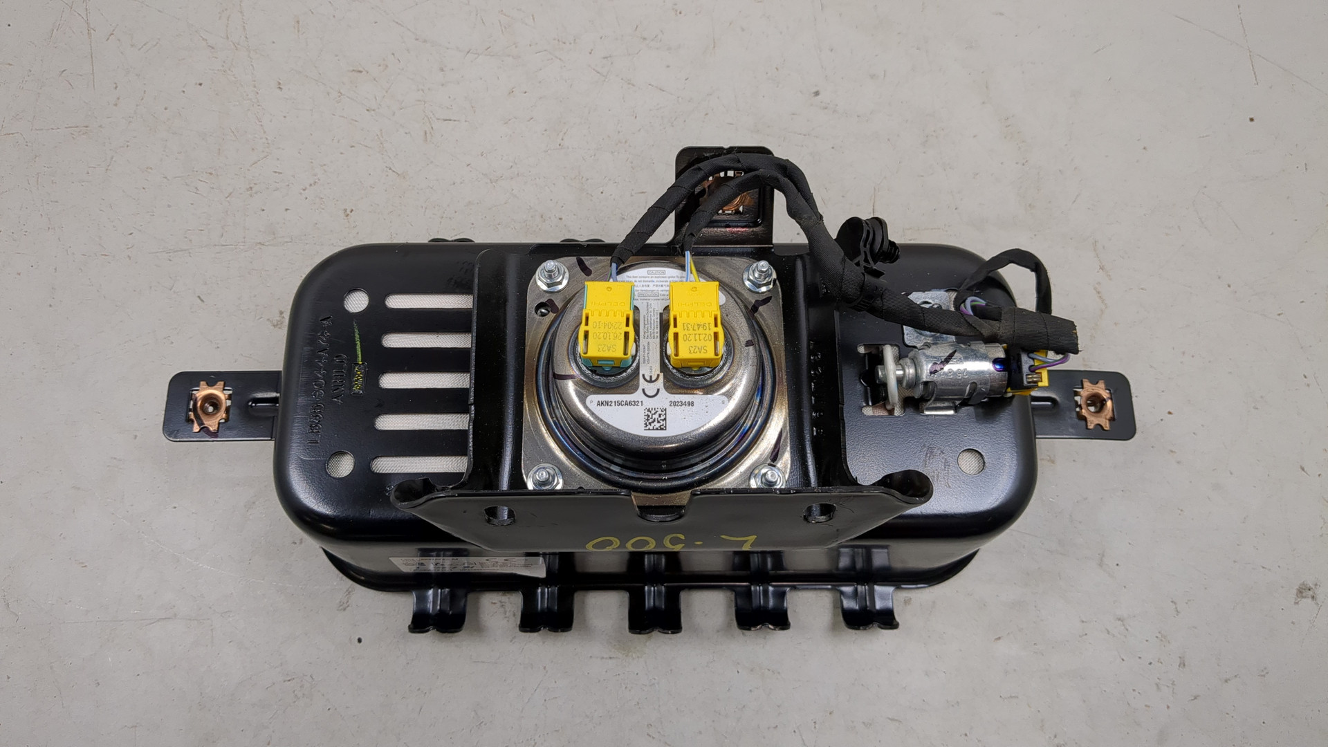 Подушка безопасности пассажирская (в торпедо)