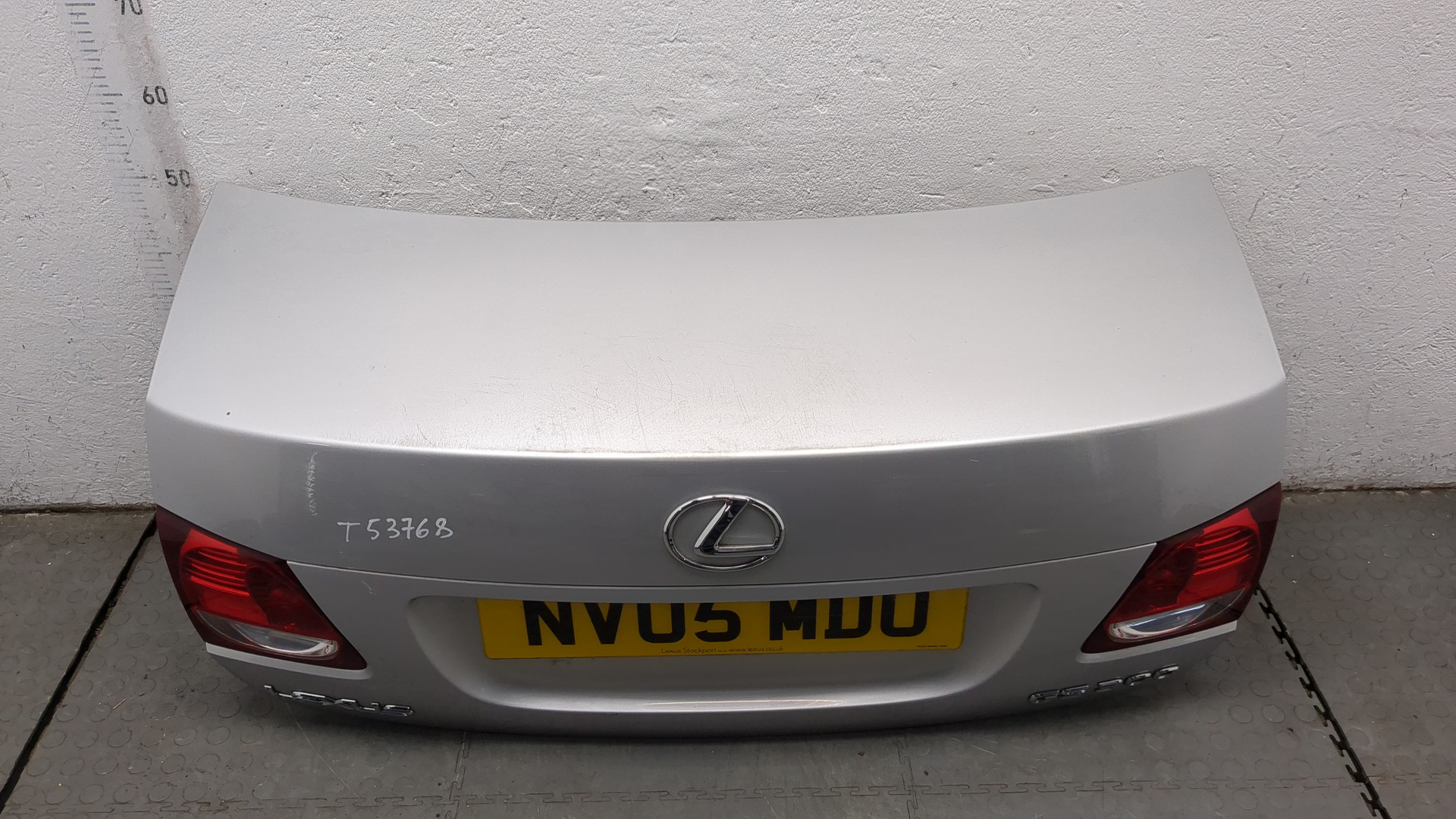 Дверь багажника