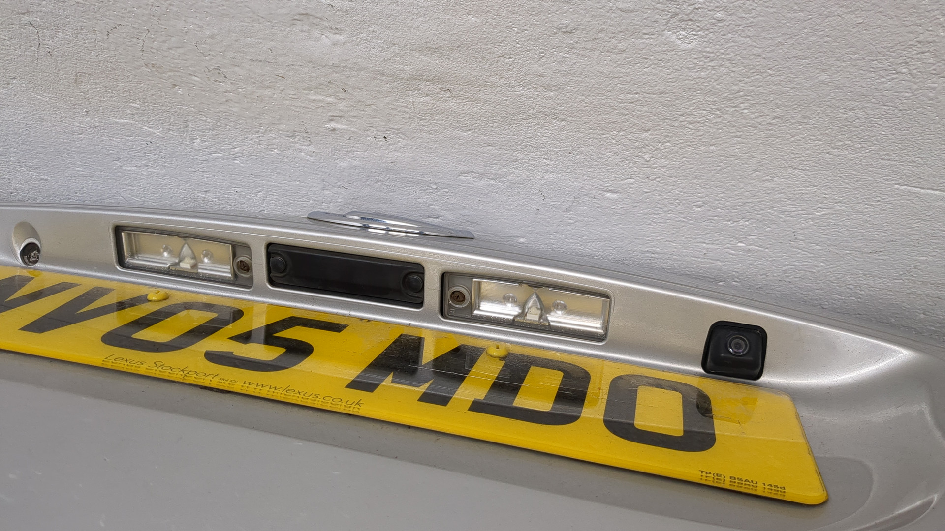 Дверь багажника