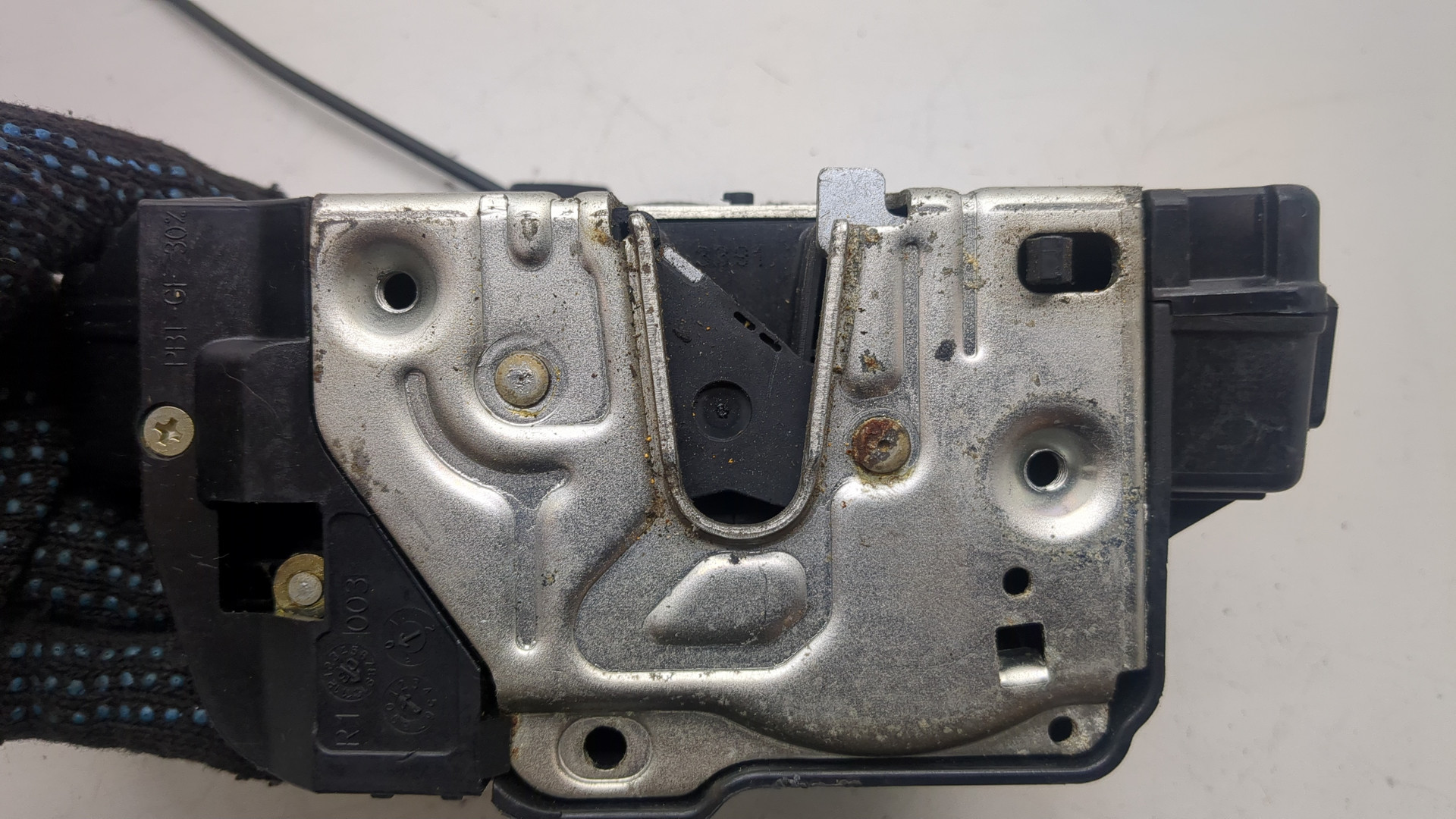 Замок двери задней правой