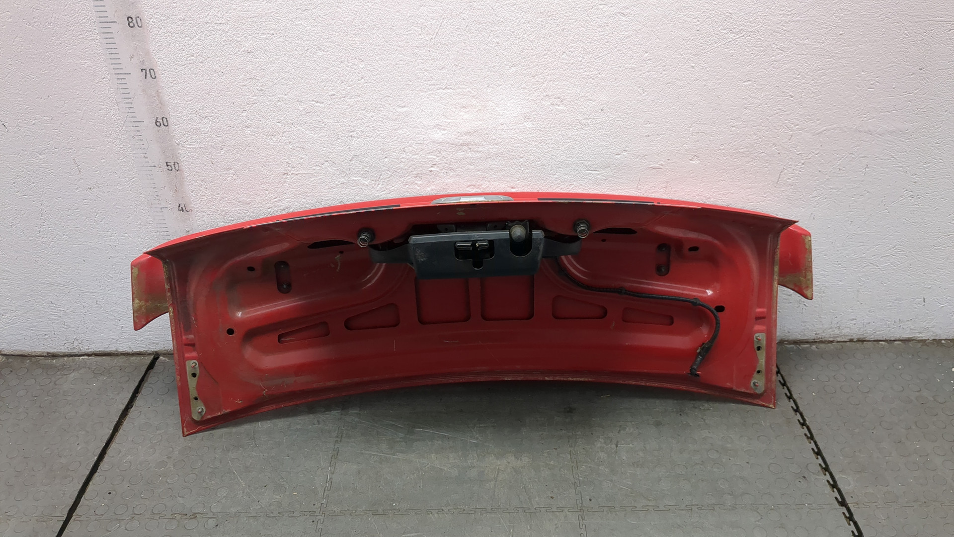 Дверь багажника