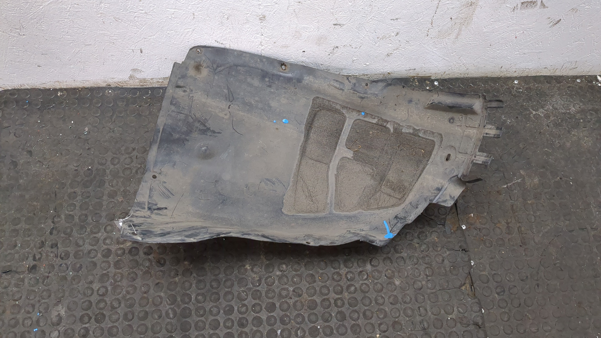 Локер передний левый