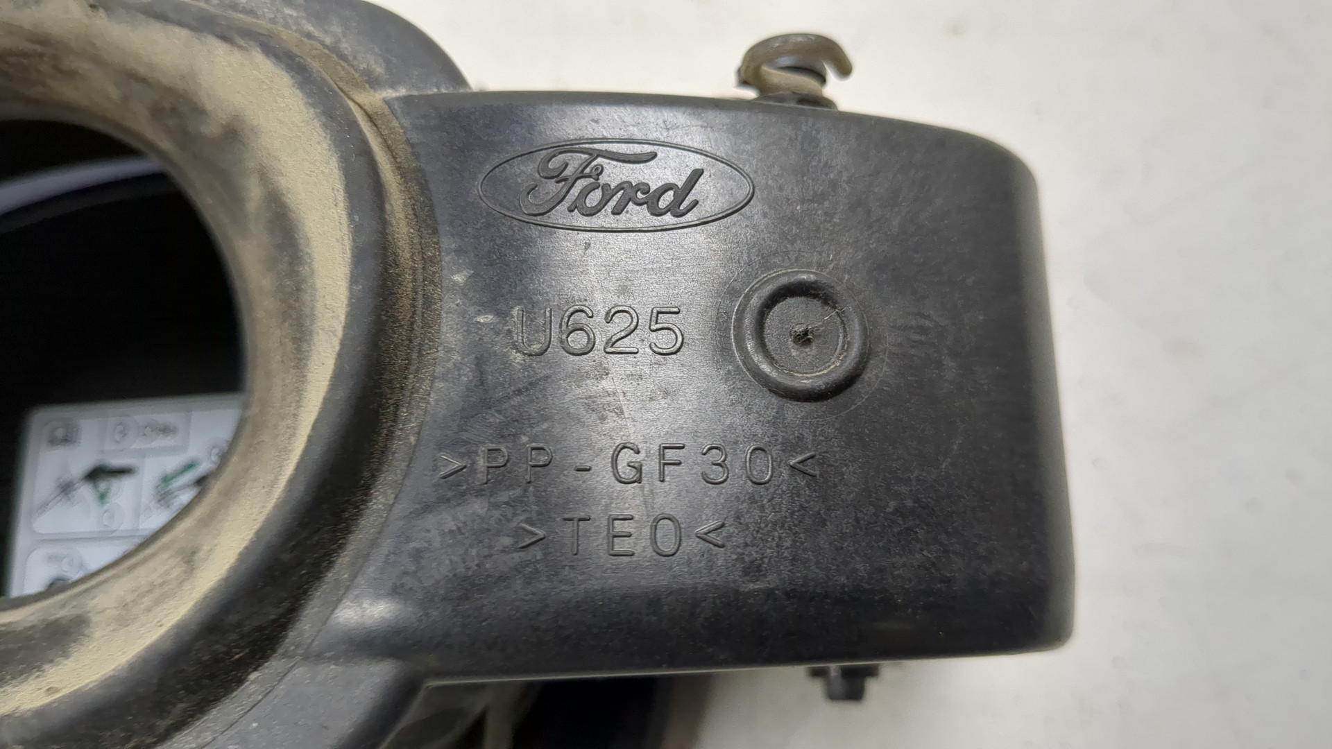 Лючок бензобака