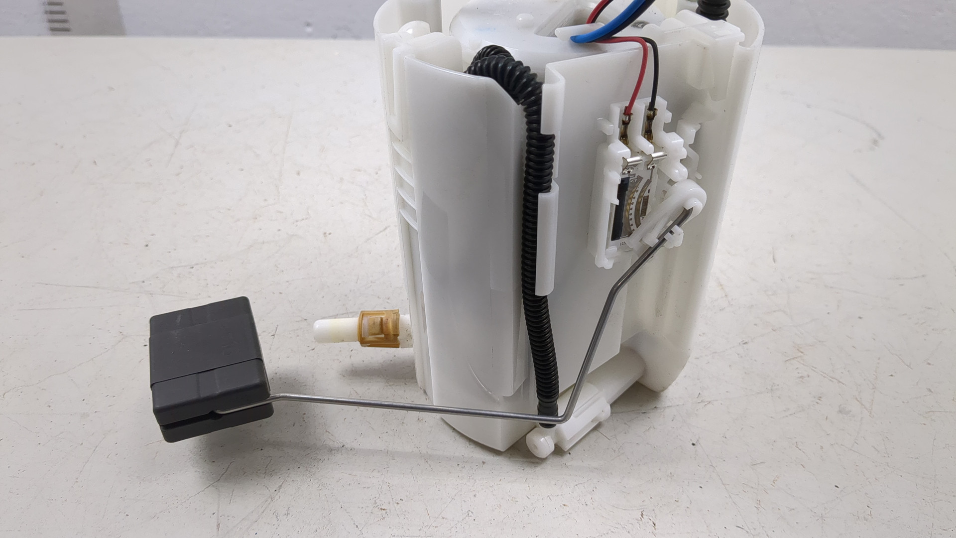 Насос топливный электрический