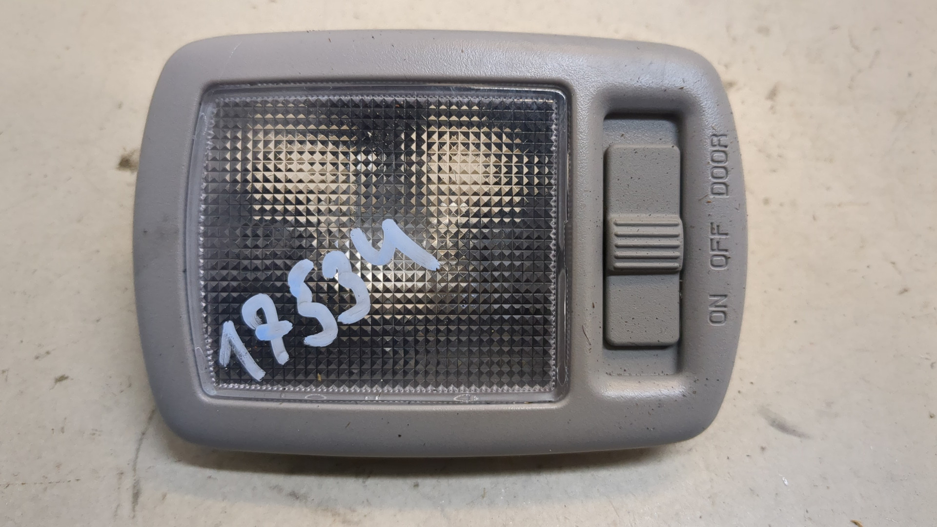 Плафон салонный