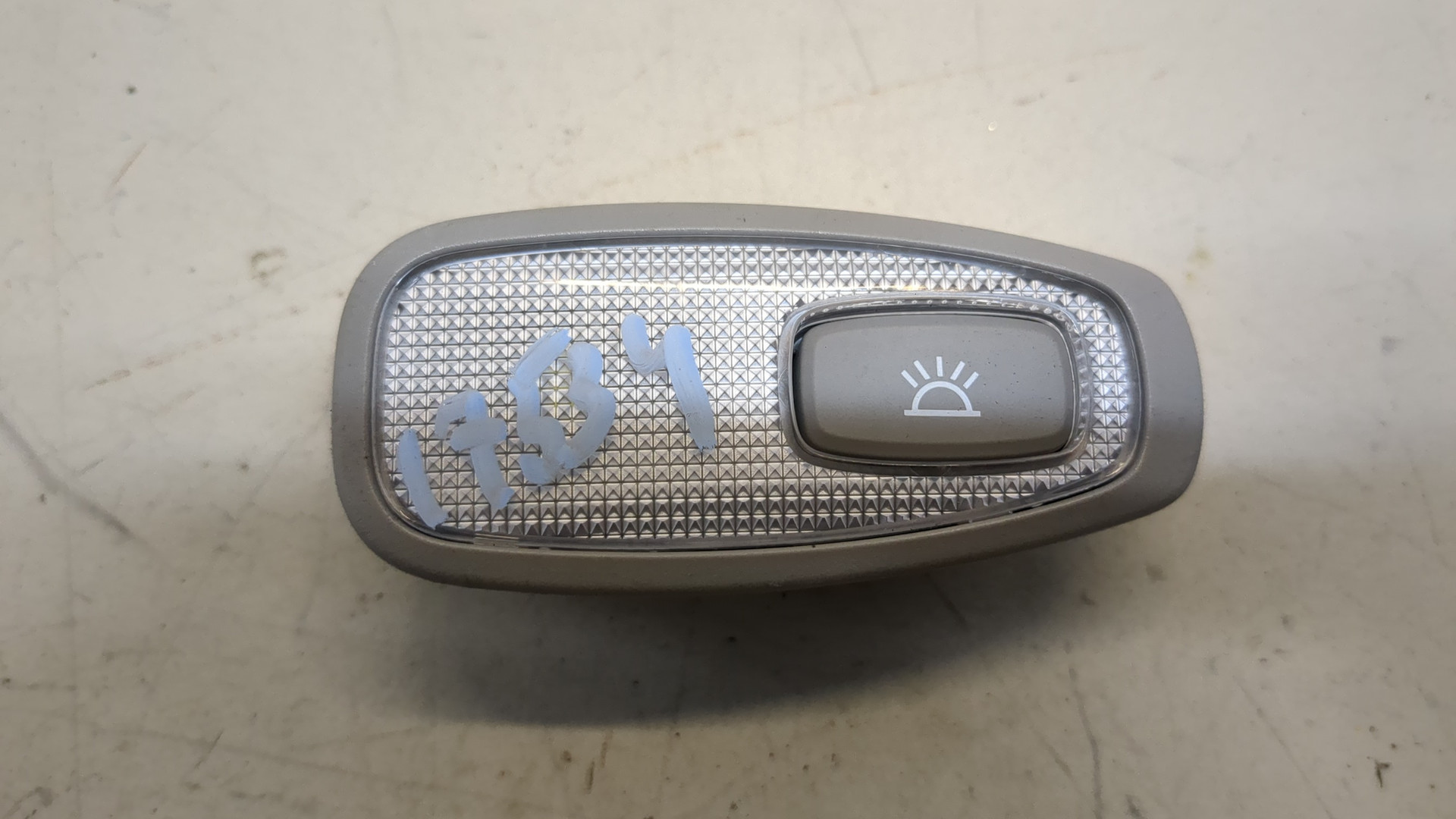 Плафон салонный