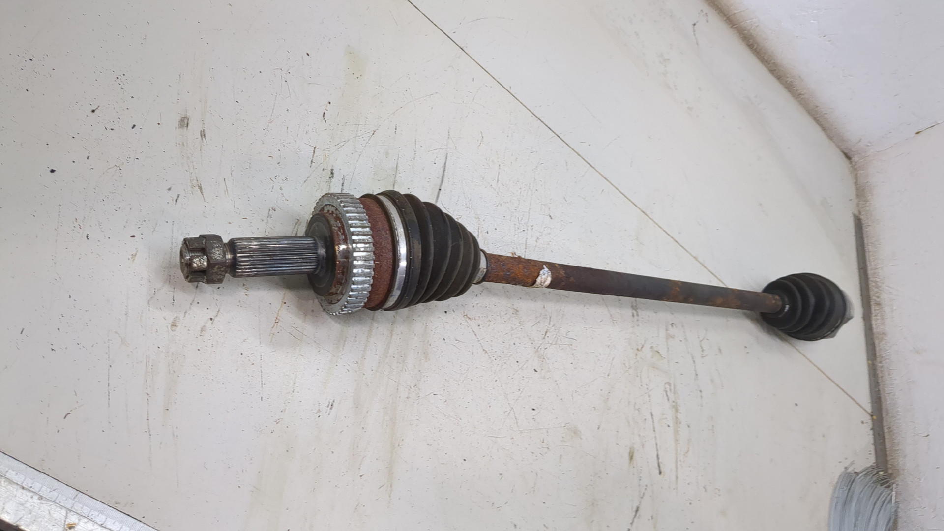 Полуось передняя правая