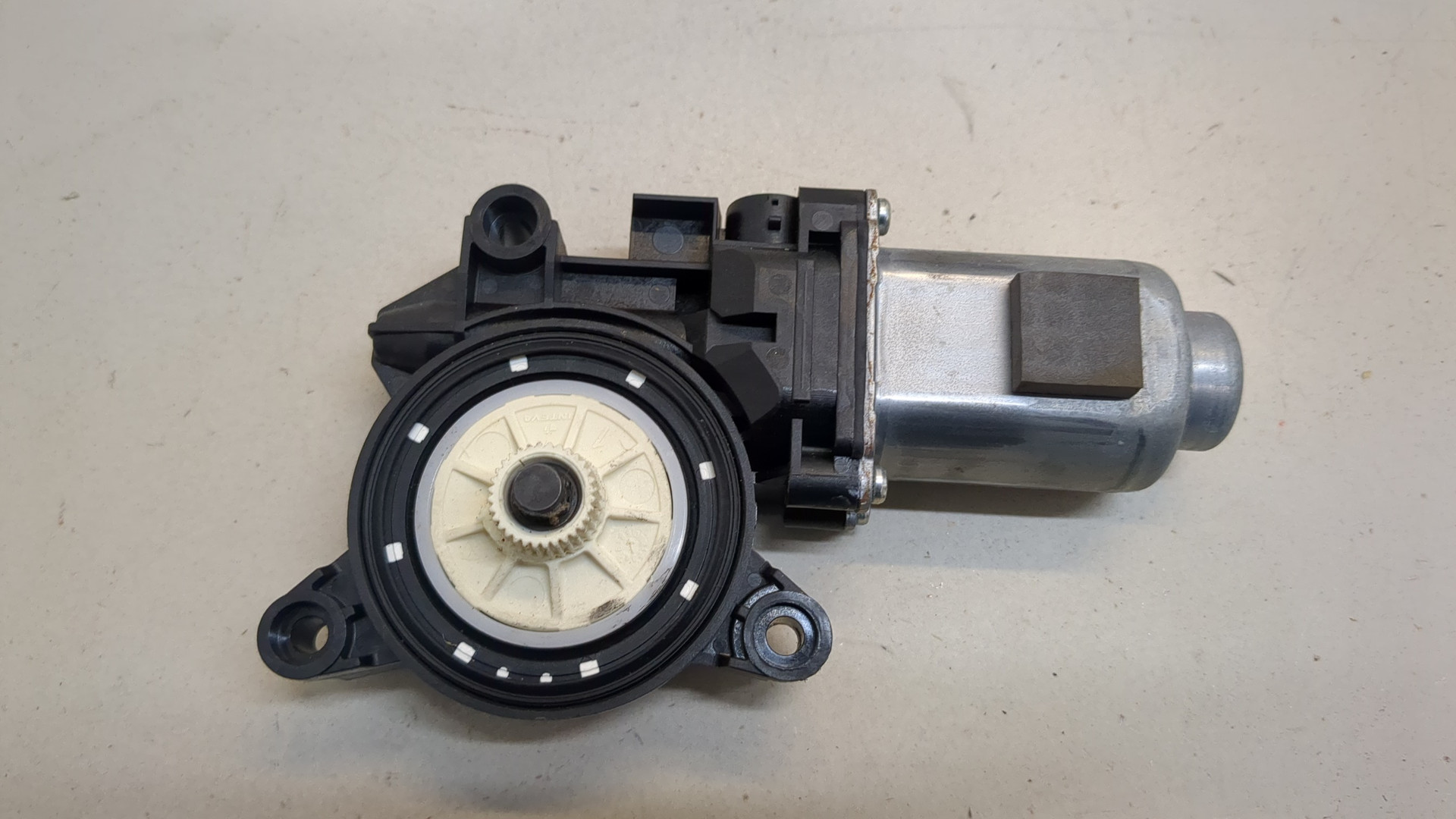 Моторчик стеклоподъемника