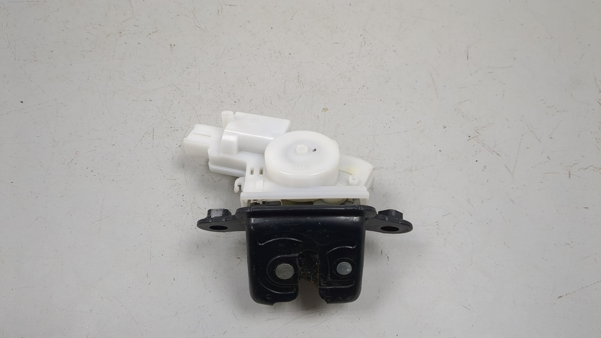 Замок багажника