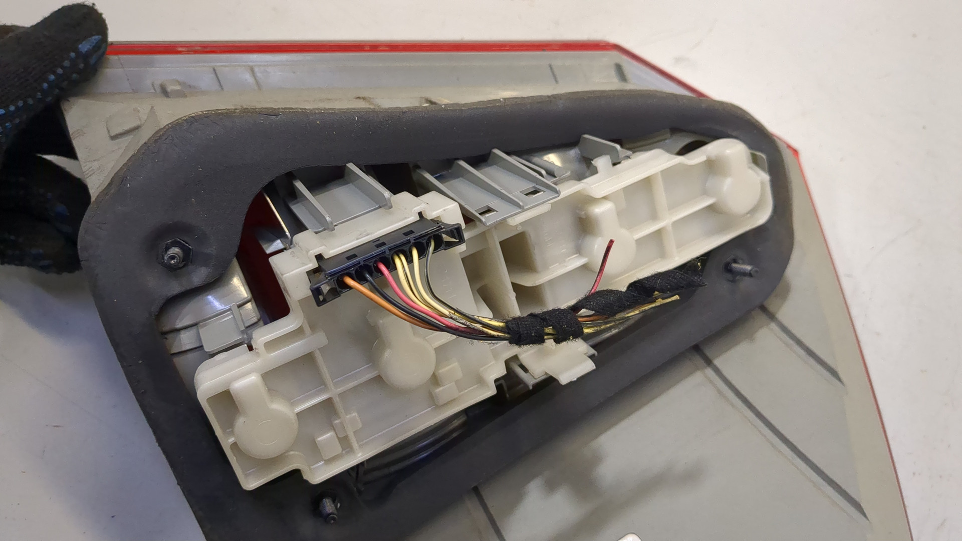 Фонарь задний левый