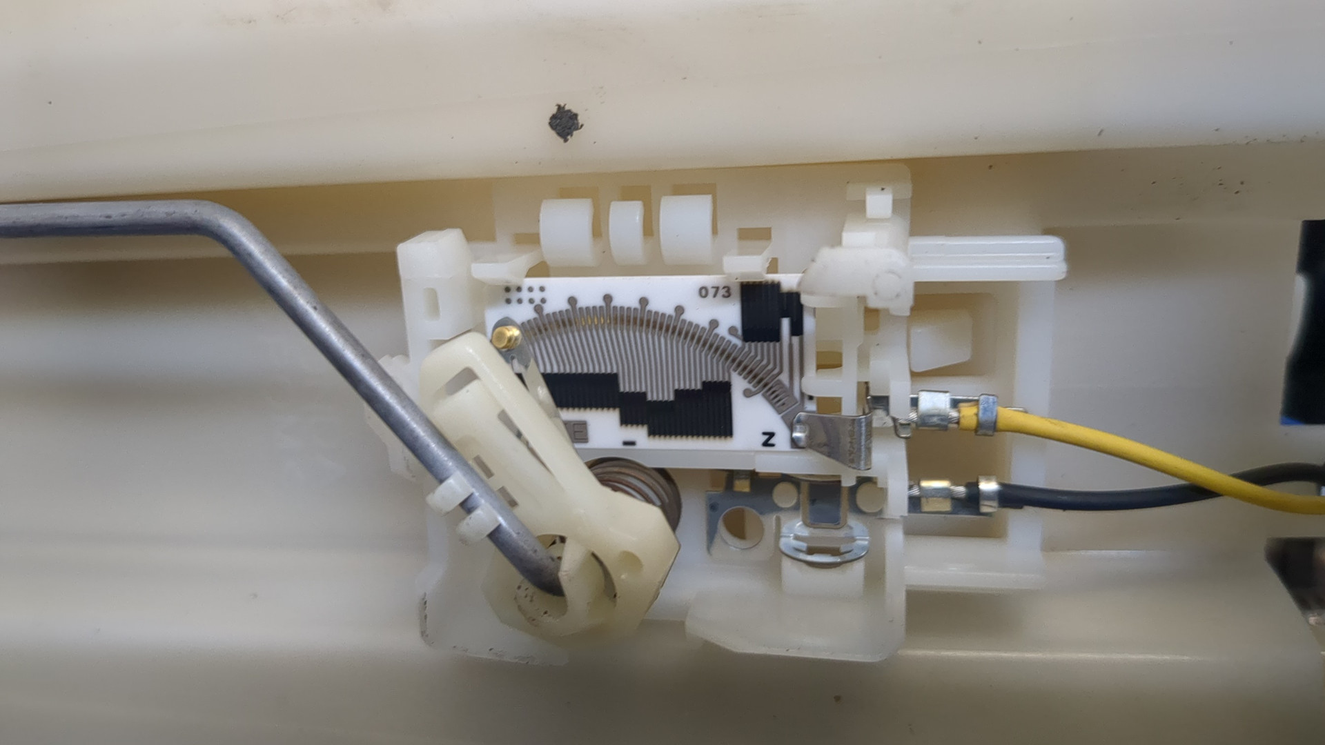 Насос топливный электрический