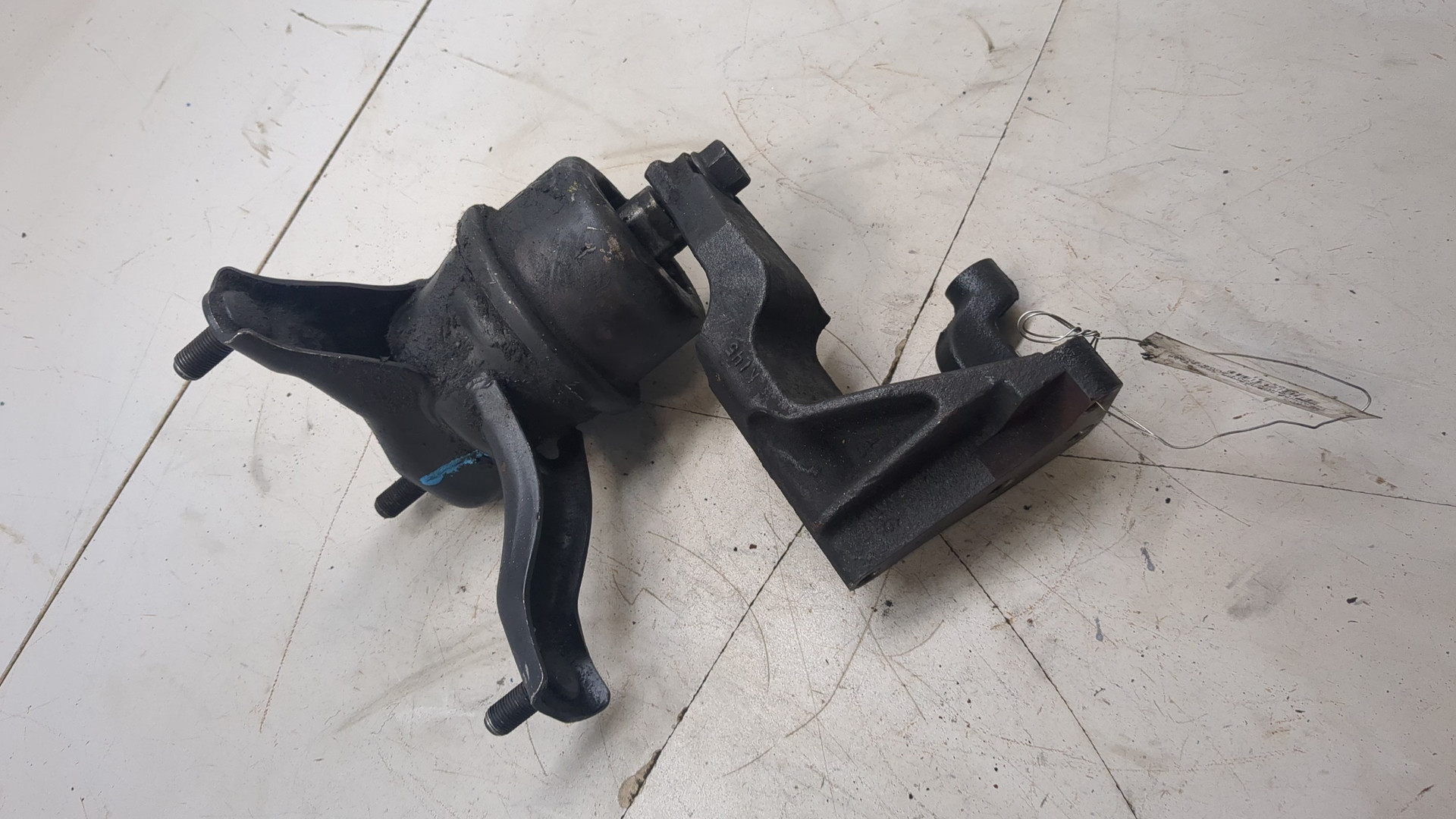 Опора двигателя