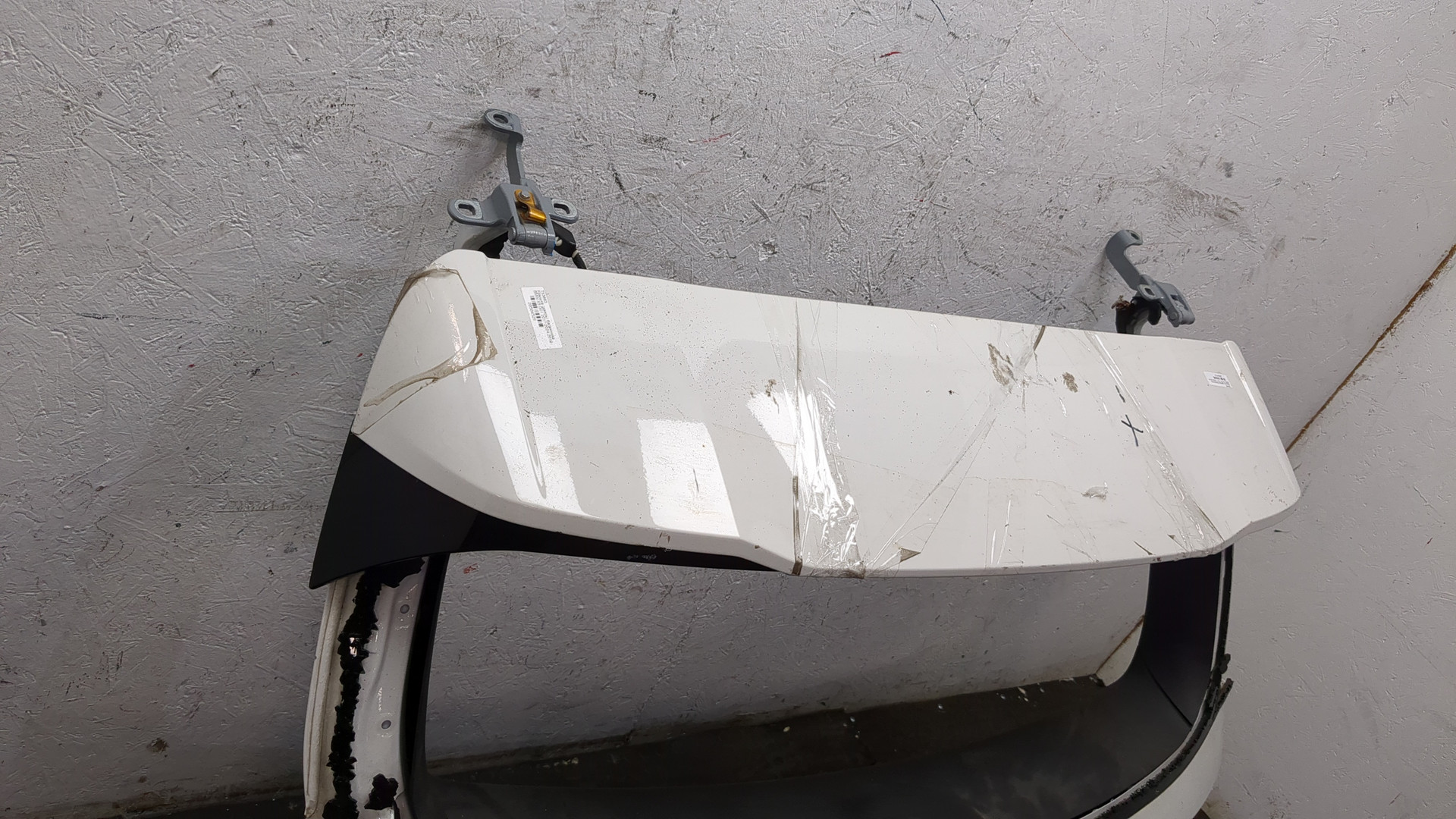 Дверь багажника