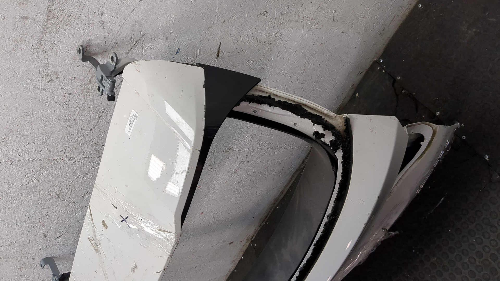 Дверь багажника