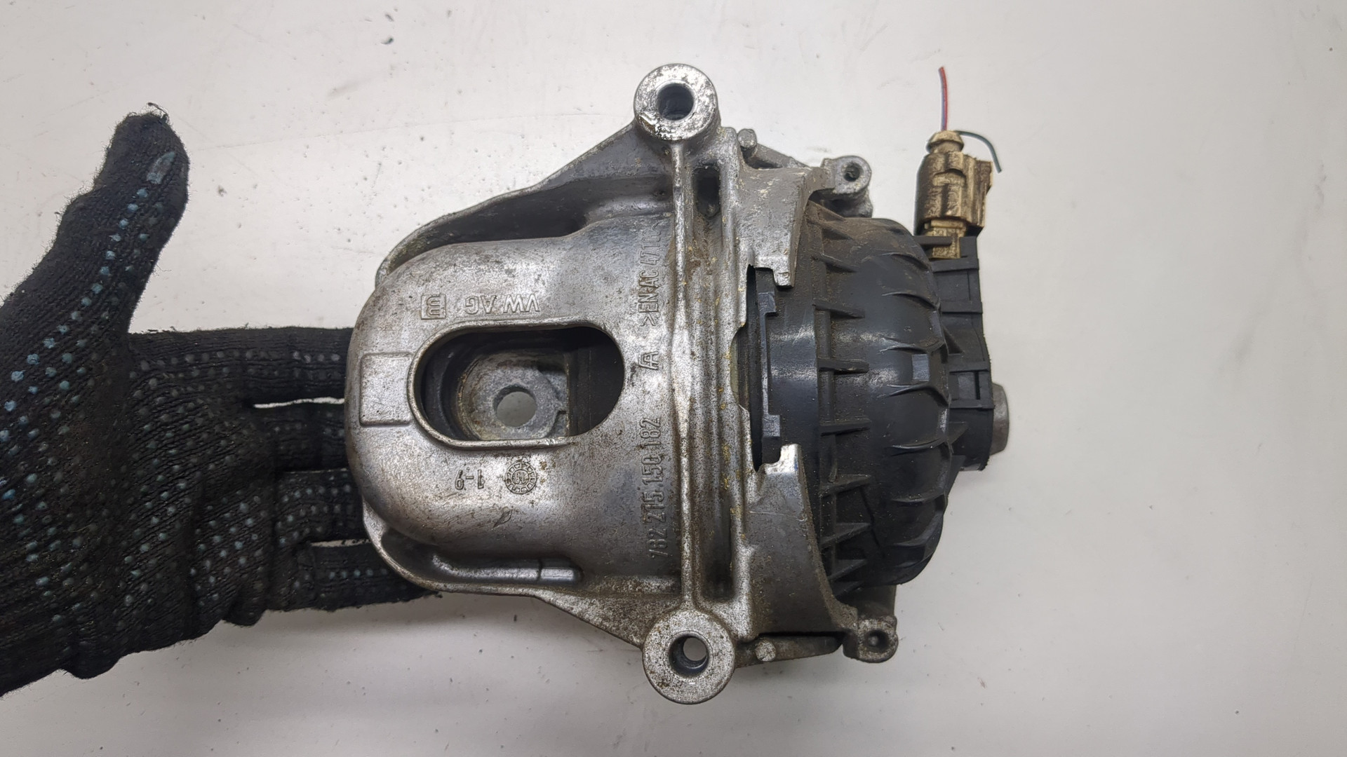 Опора двигателя