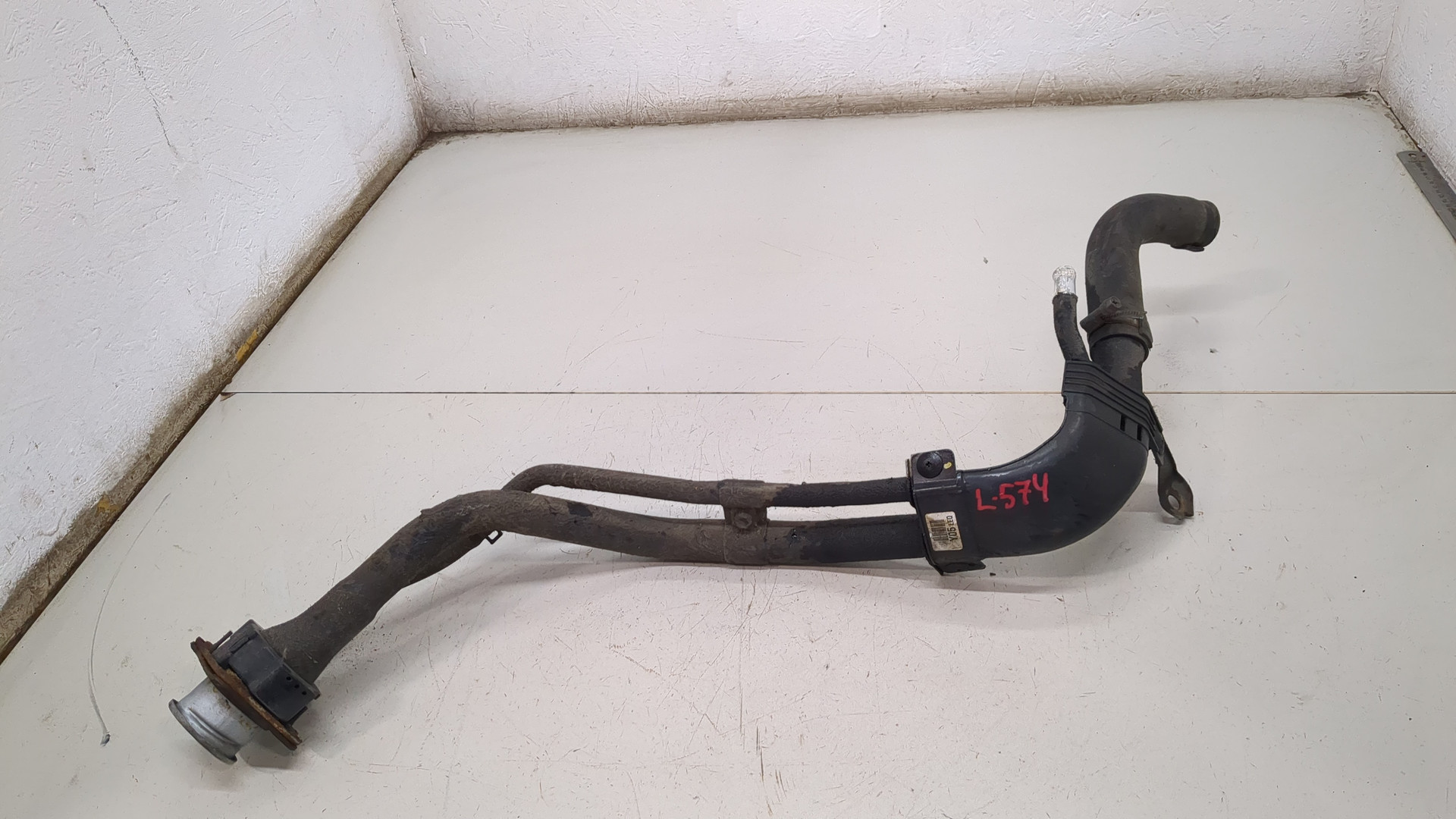 Горловина топливного бака