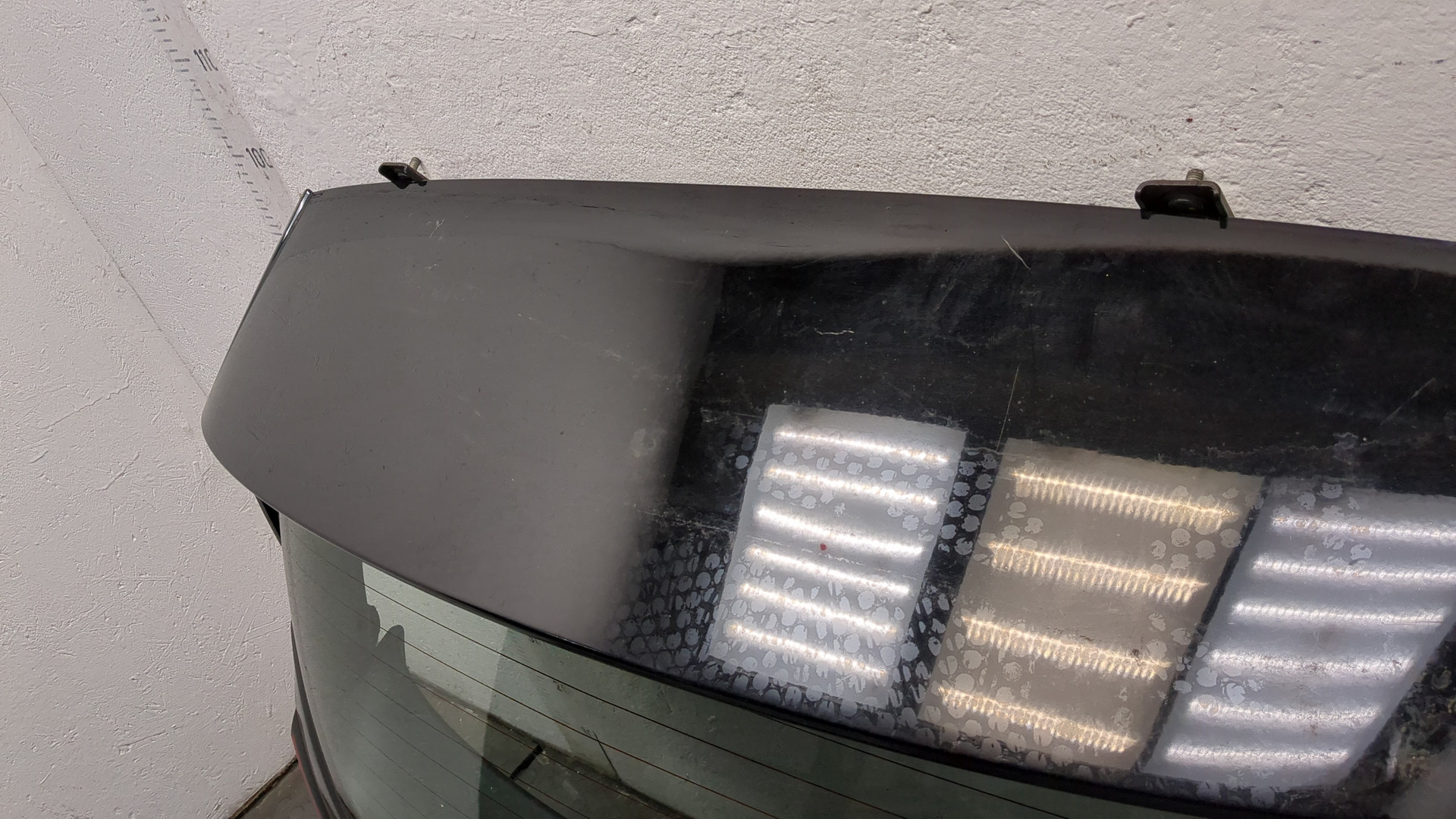 Дверь багажника