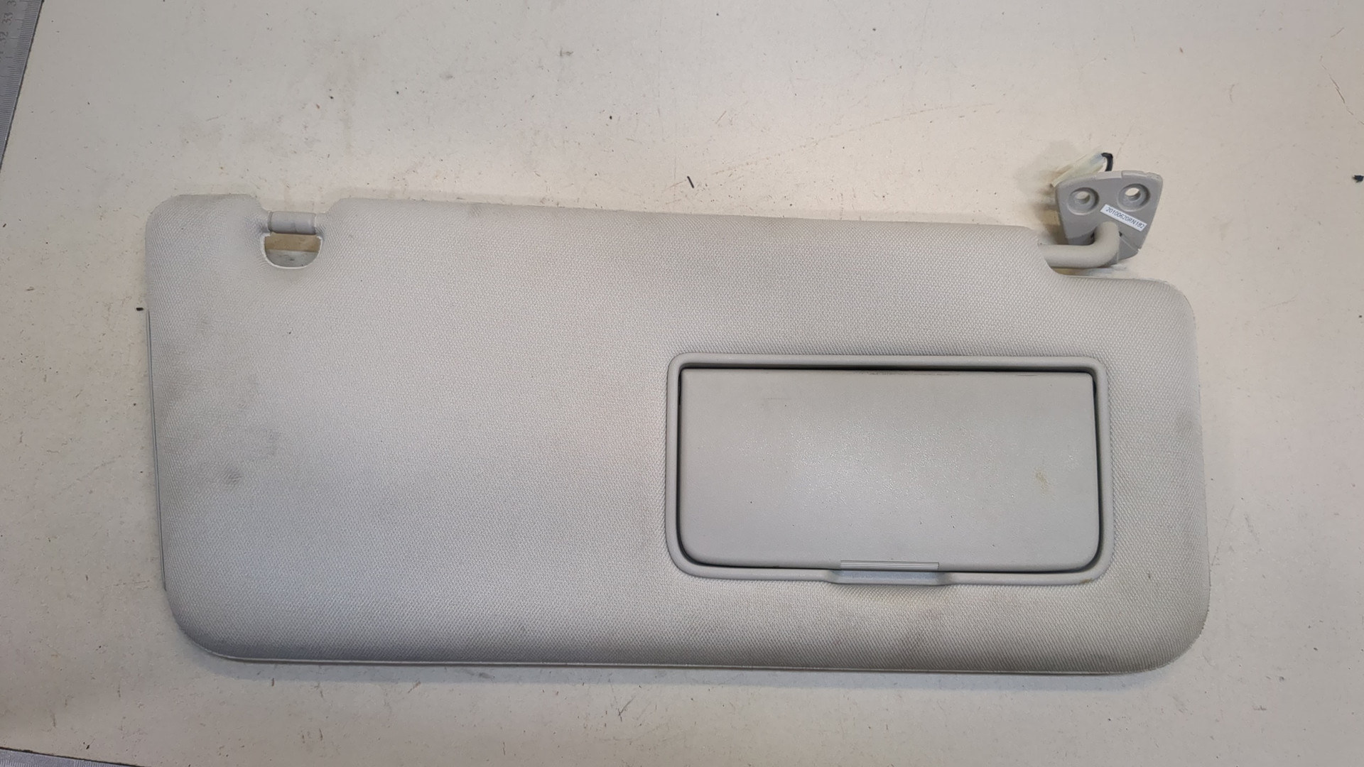 Козырек солнцезащитный