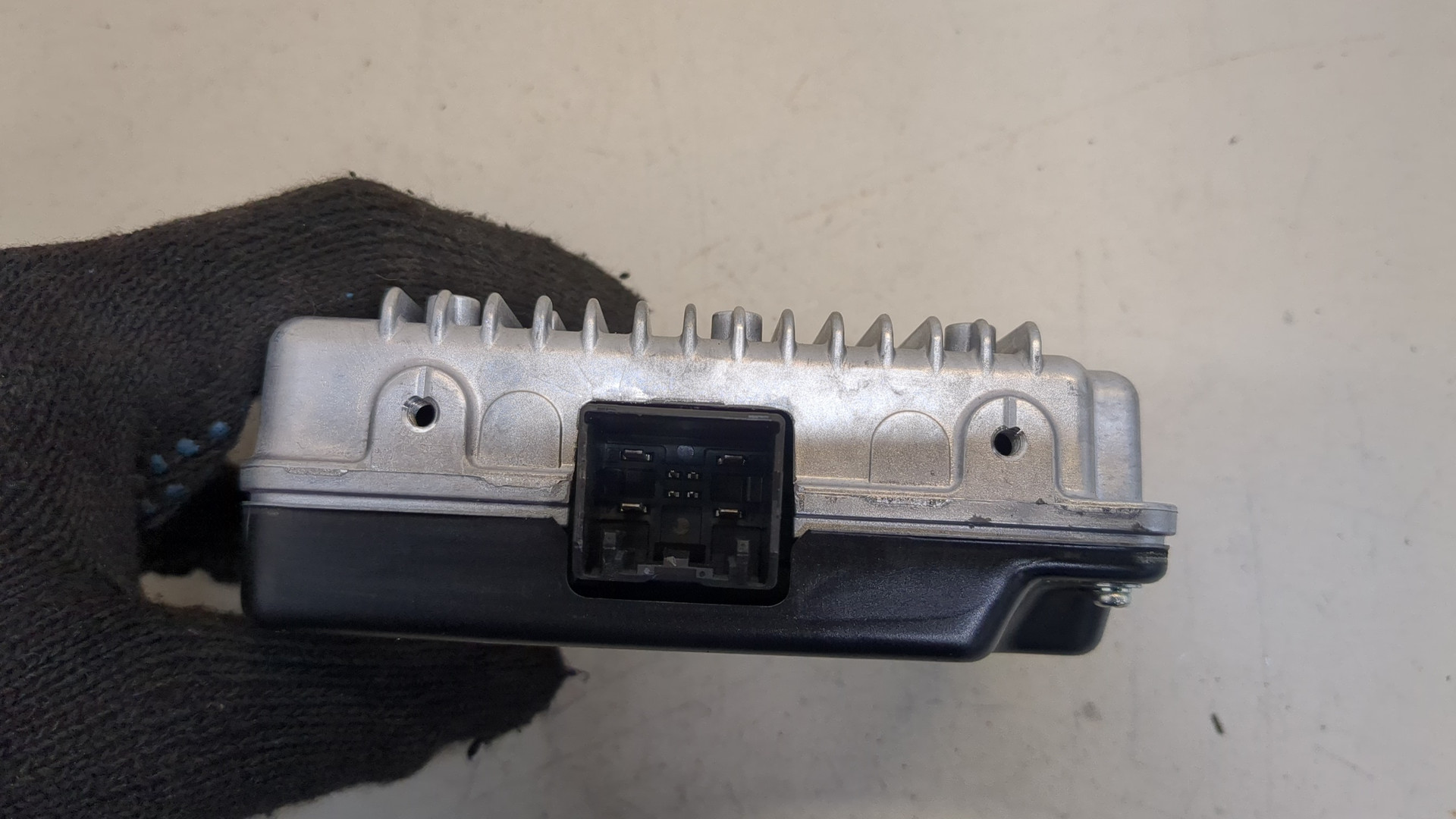 Преобразователь напряжения (адаптер)