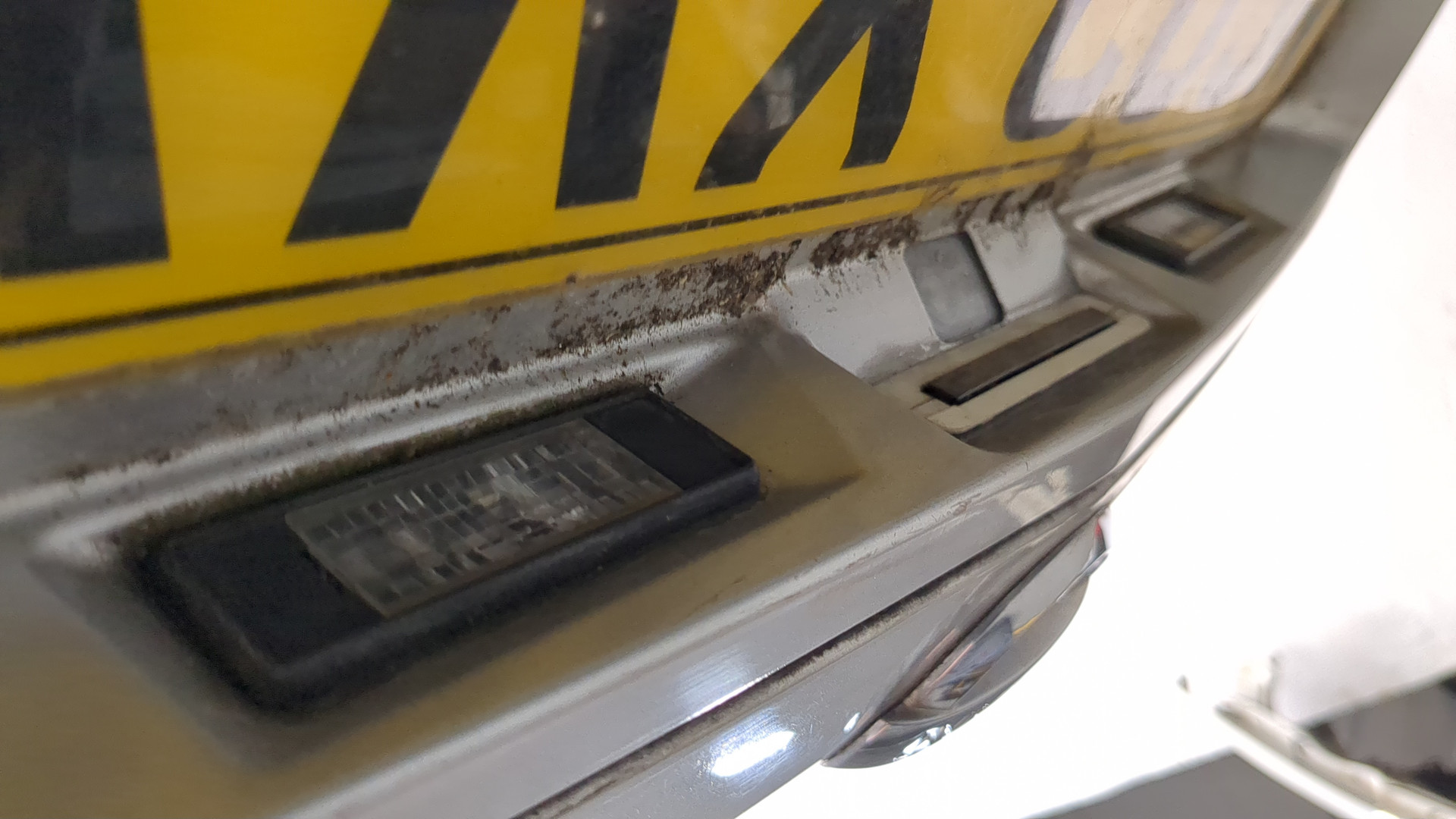 Дверь багажника