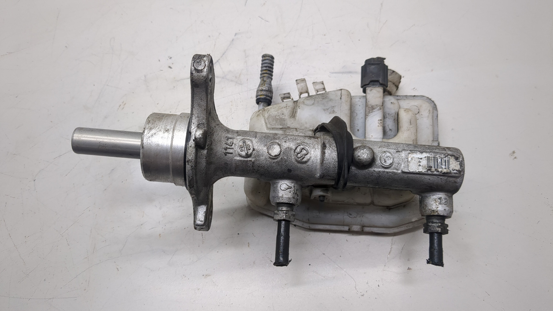 Цилиндр тормозной главный