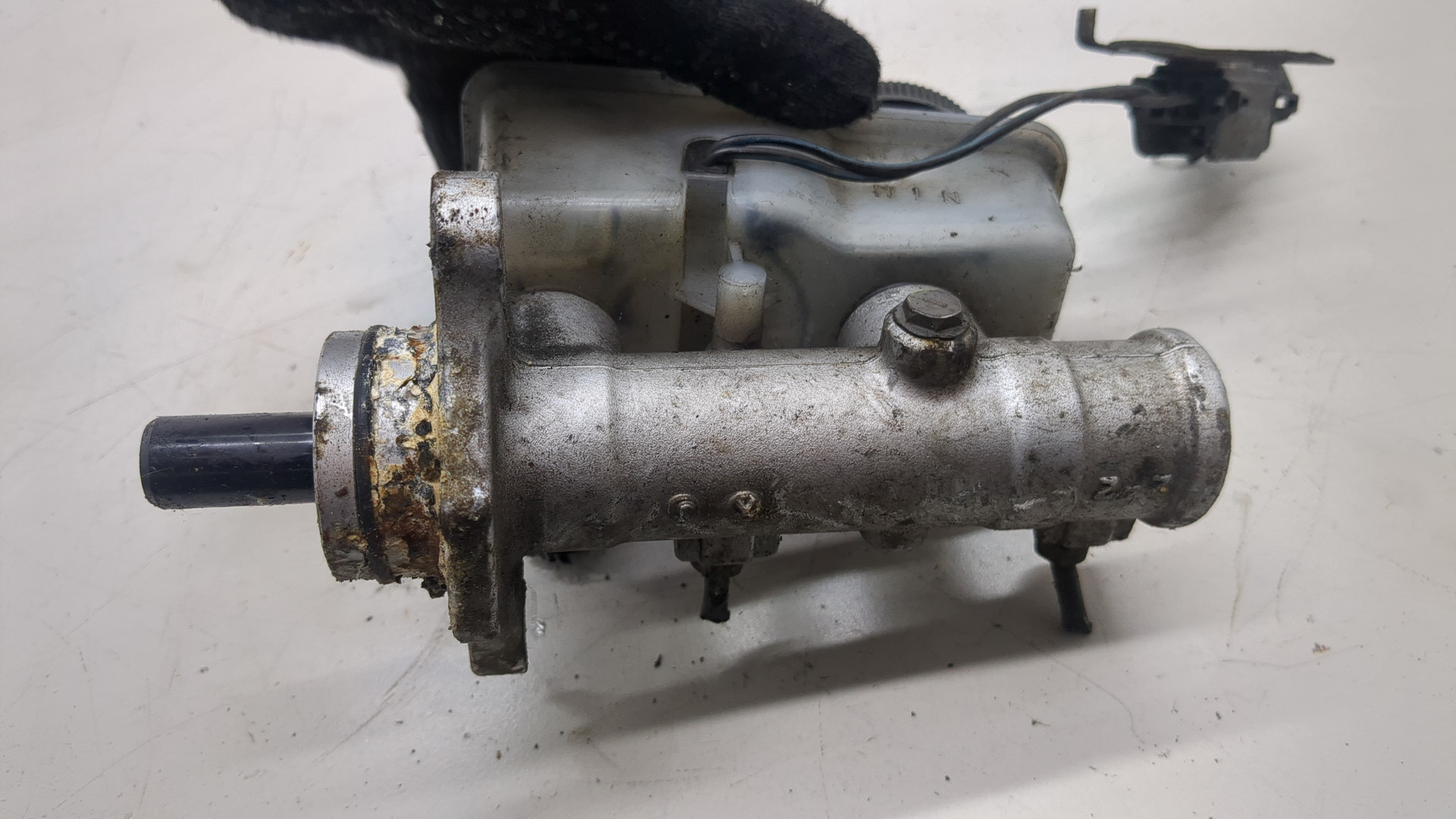 Цилиндр тормозной главный