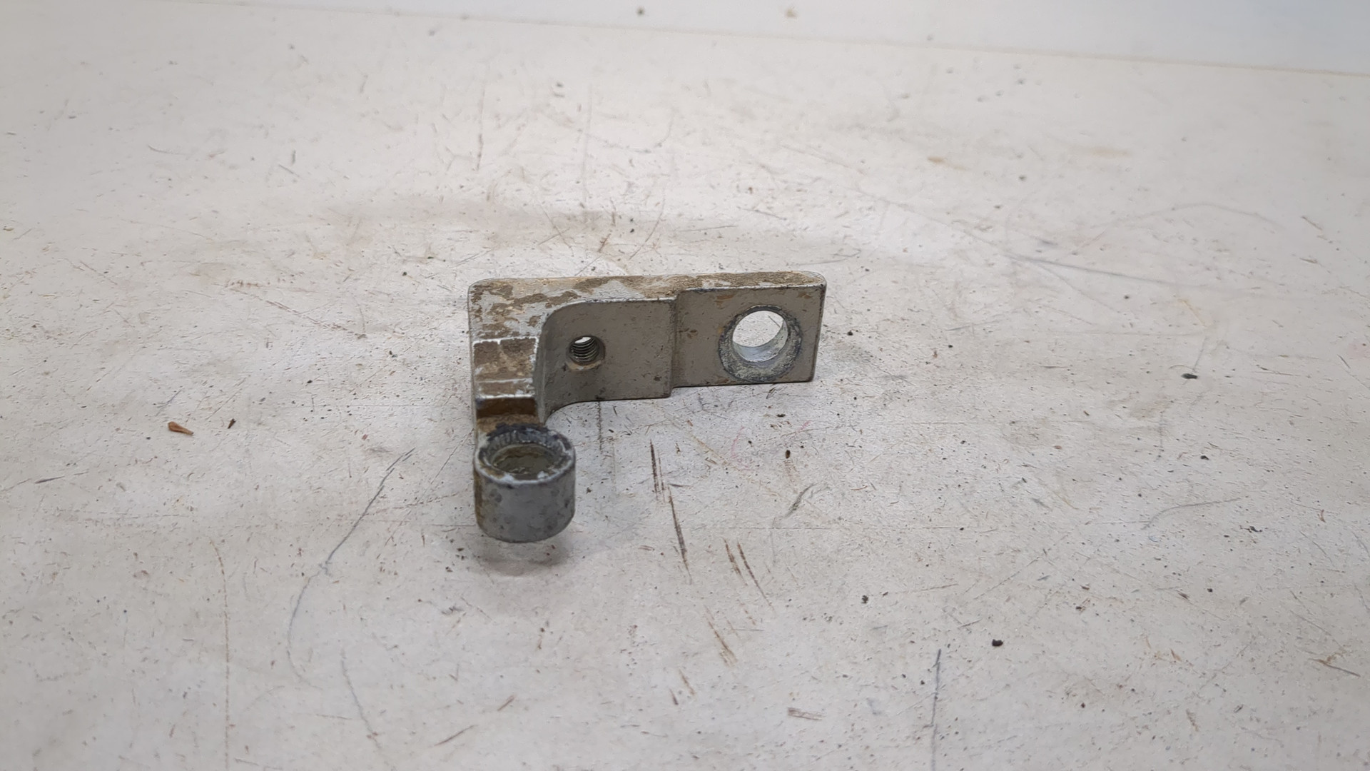 Петля двери