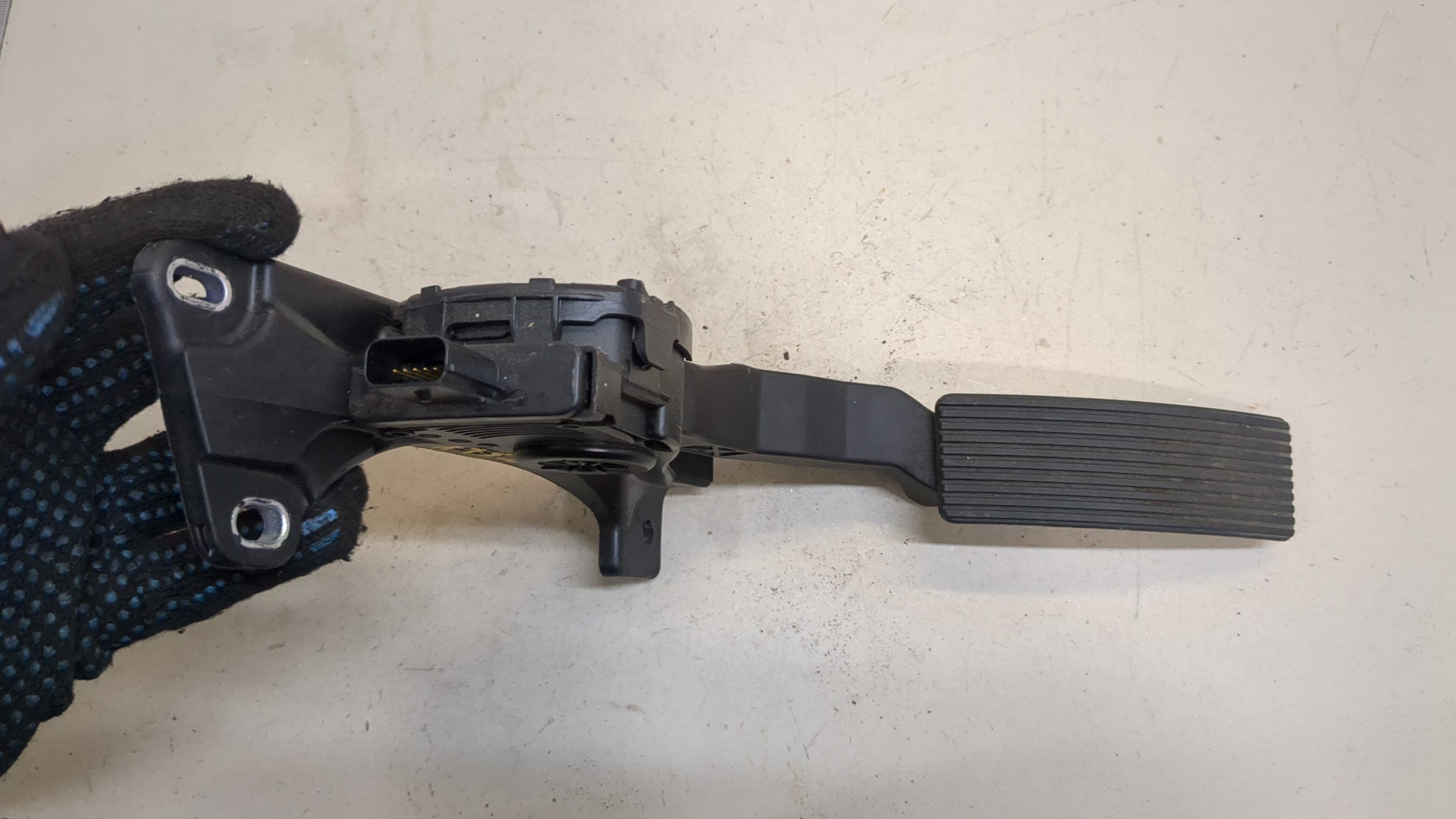 Педаль газа