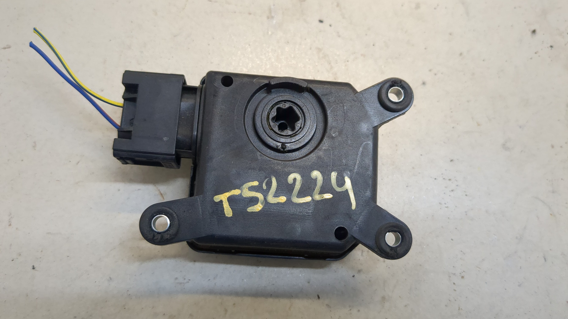 Моторчик заслонки печки