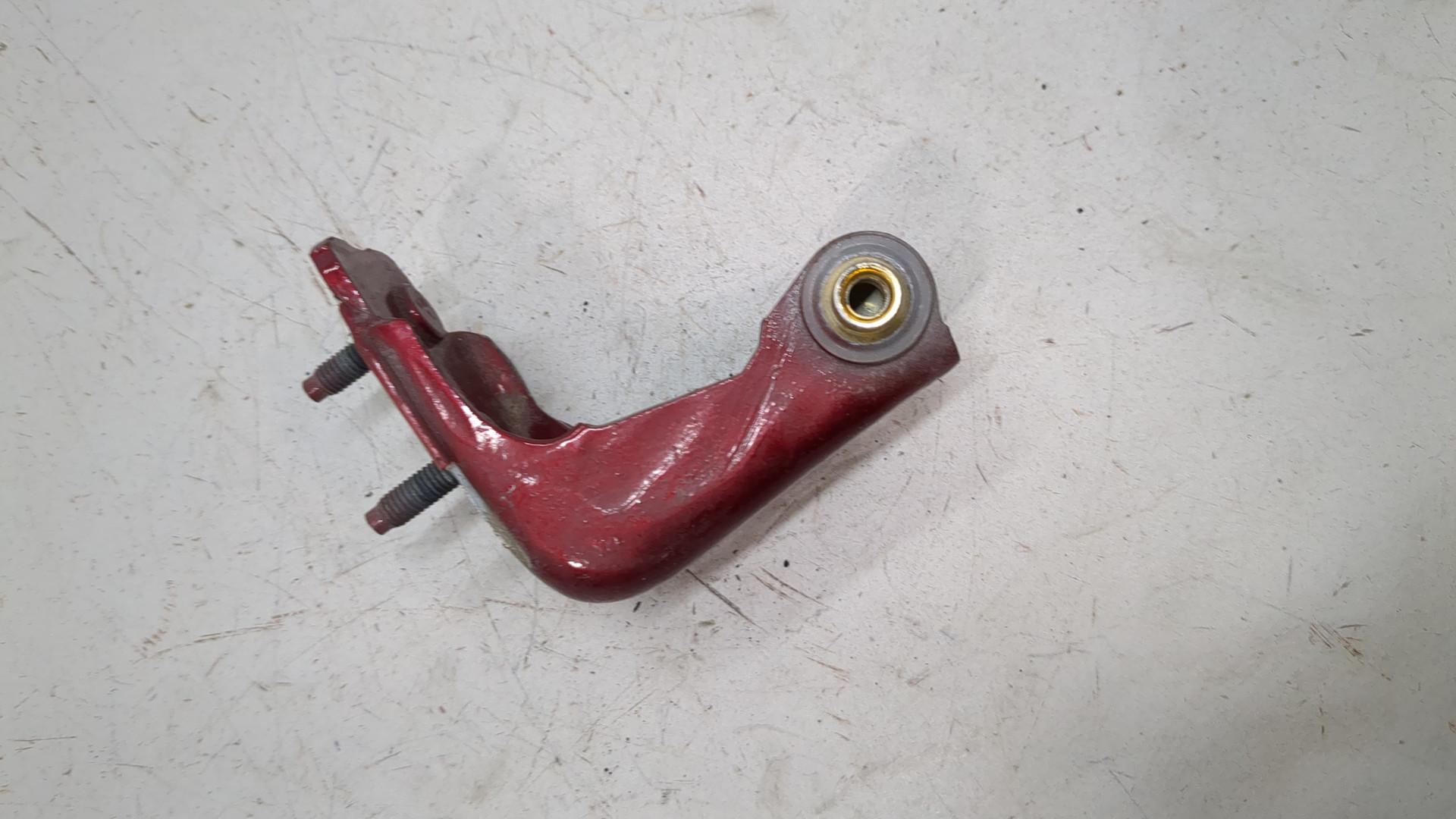 Петля двери