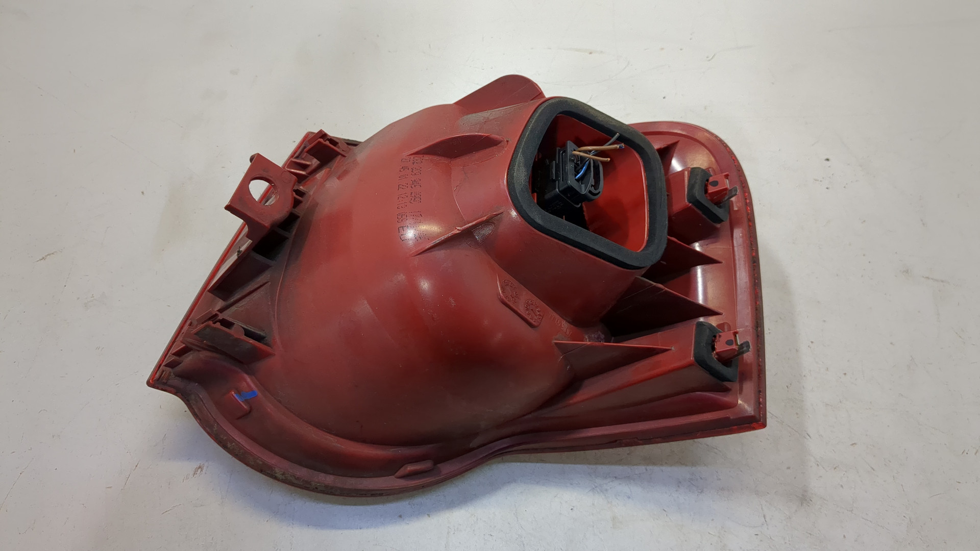 Фонарь задний левый