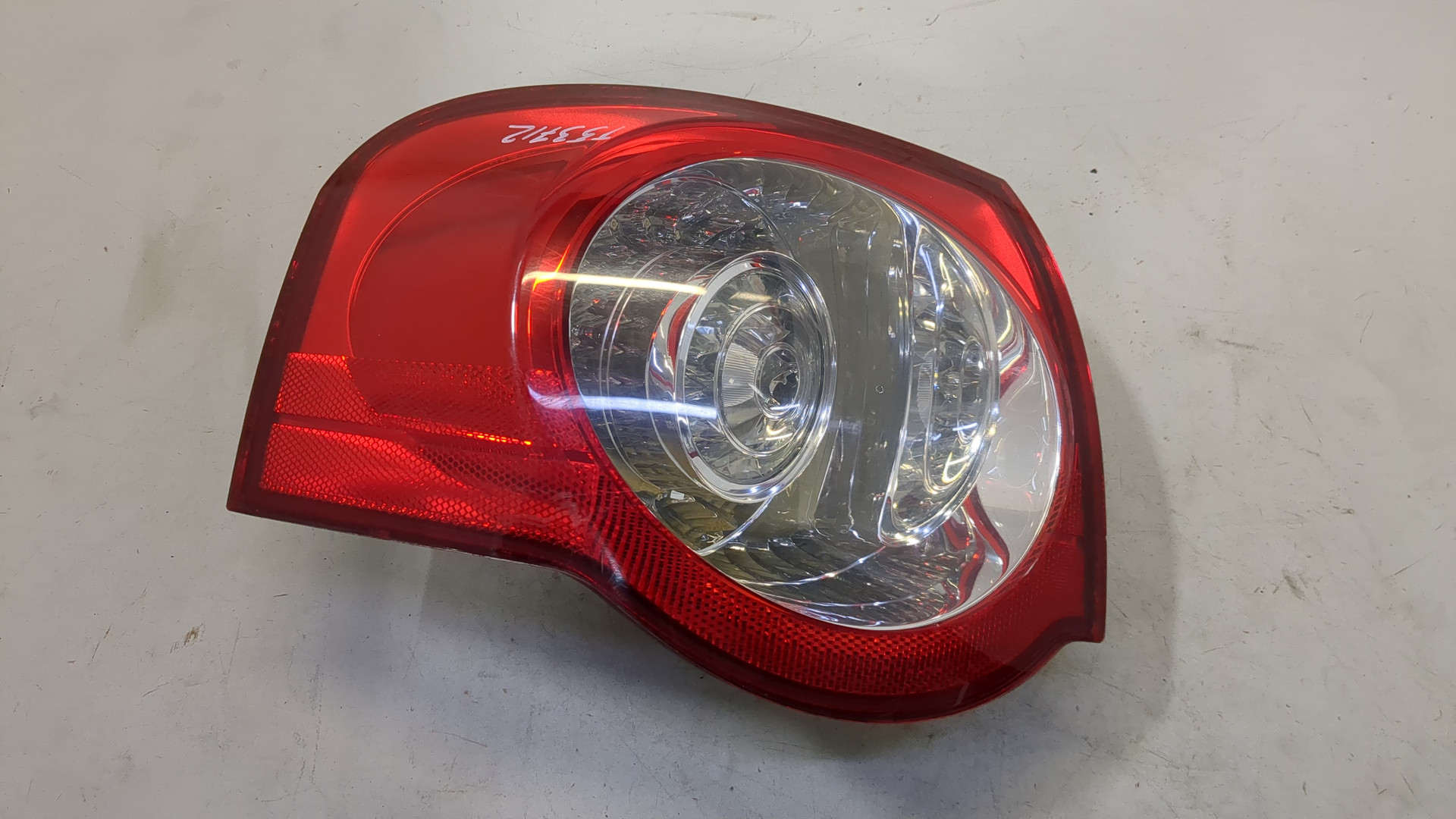 Фонарь задний левый