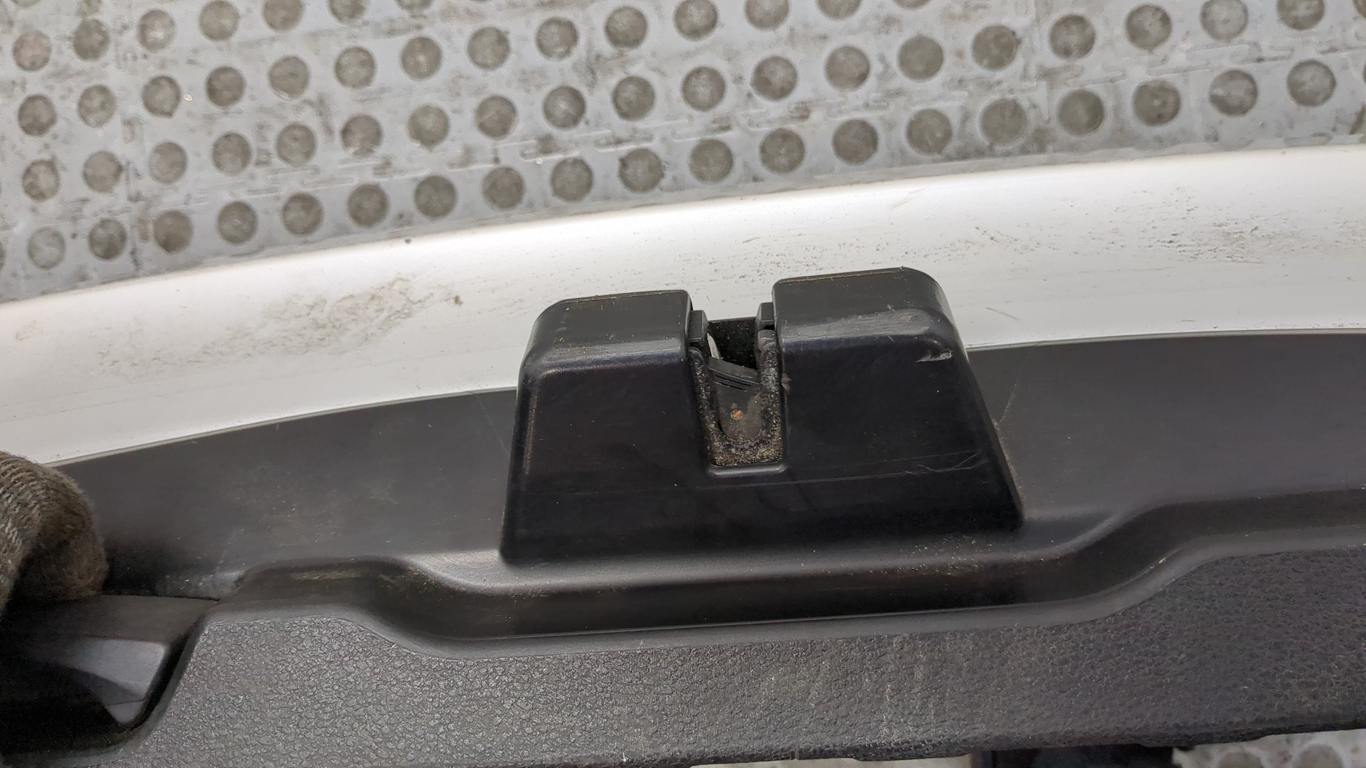 Дверь багажника нижняя (борт)