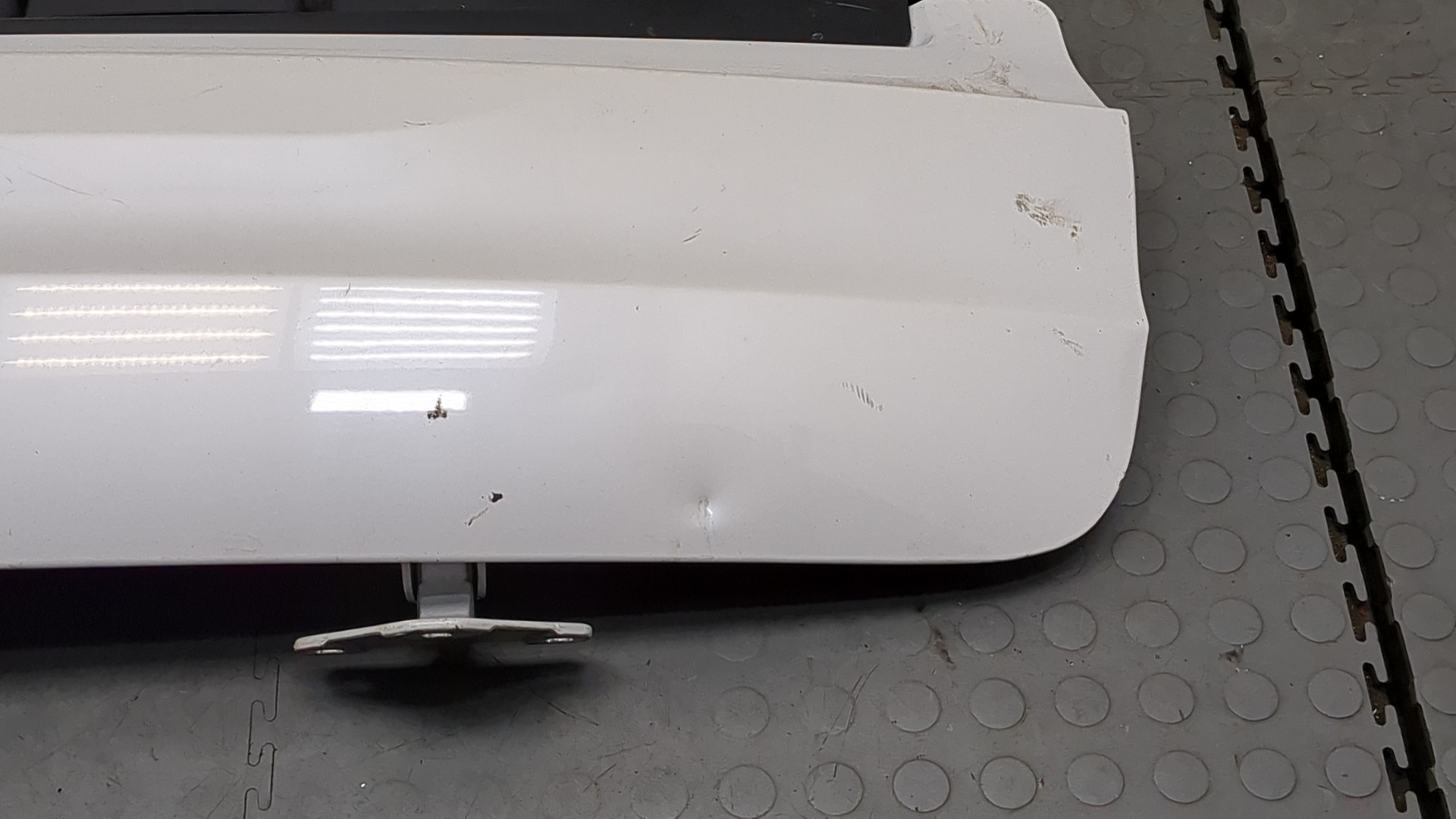 Дверь багажника нижняя (борт)