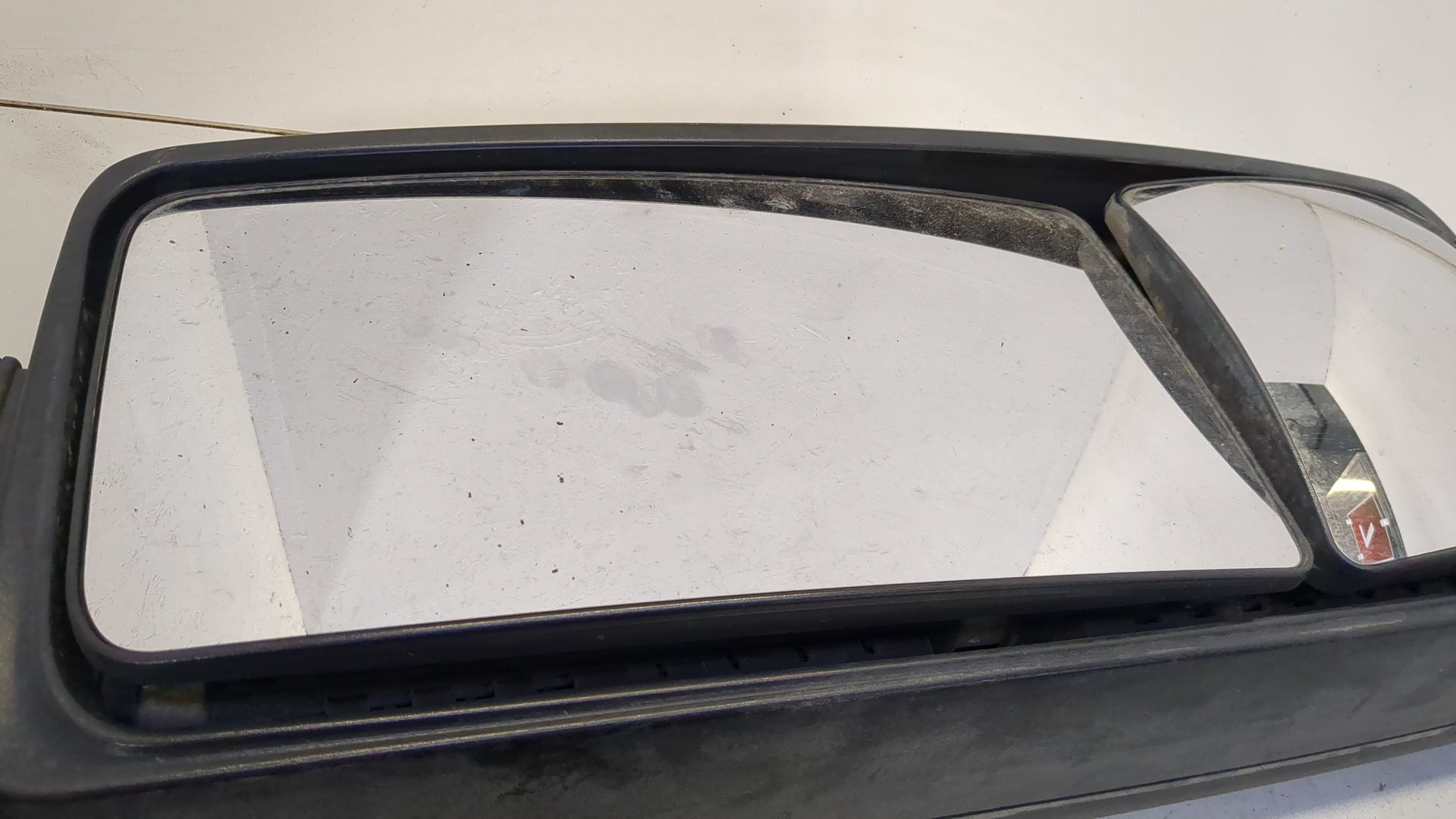 Зеркало правое электрическое