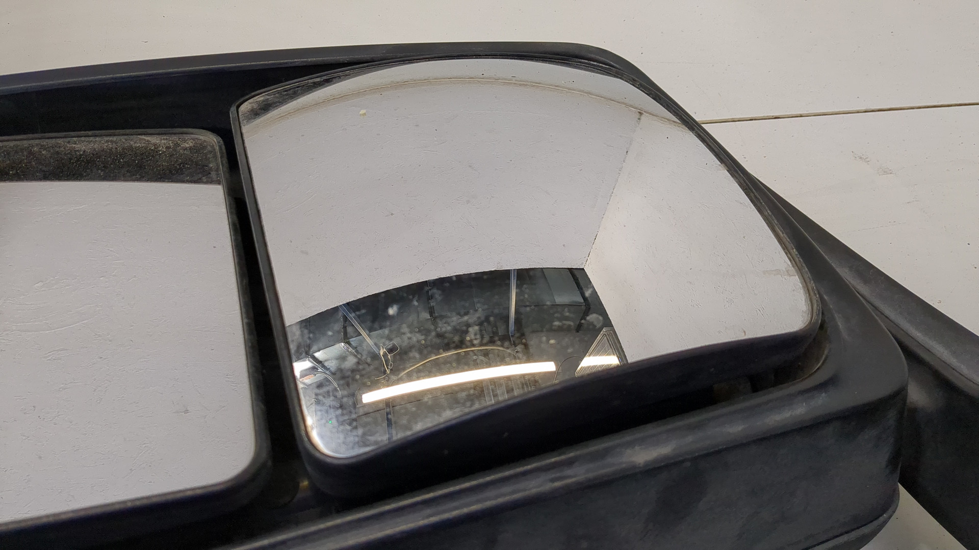 Зеркало правое электрическое