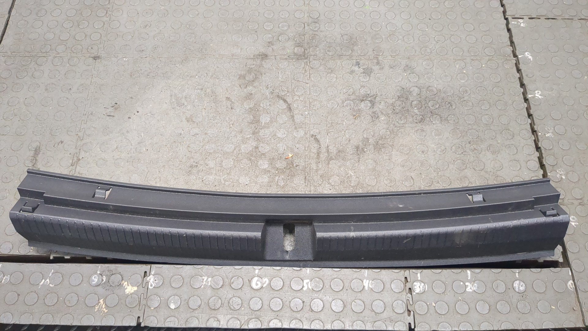 Обшивка багажника