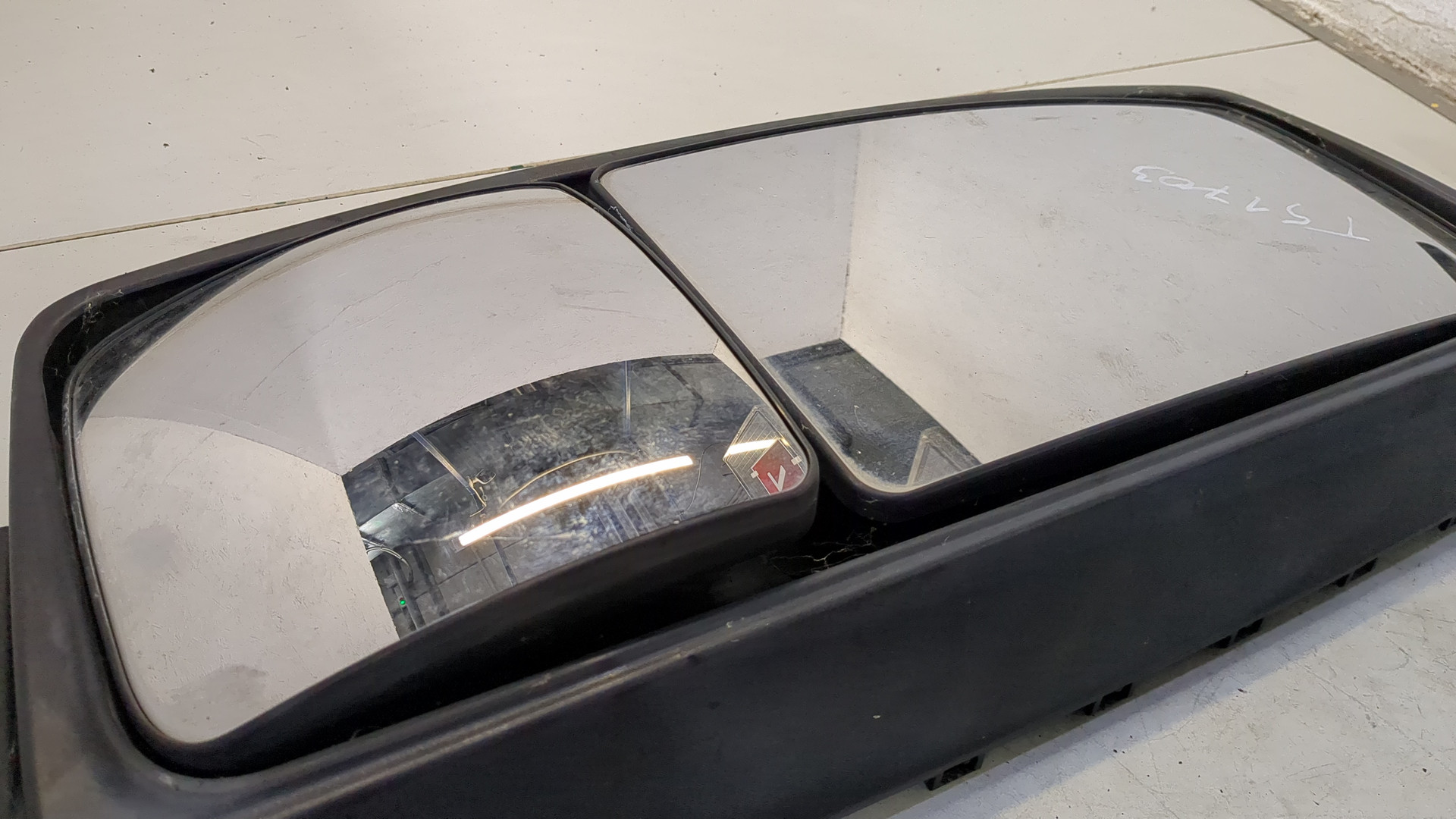 Зеркало левое электрическое