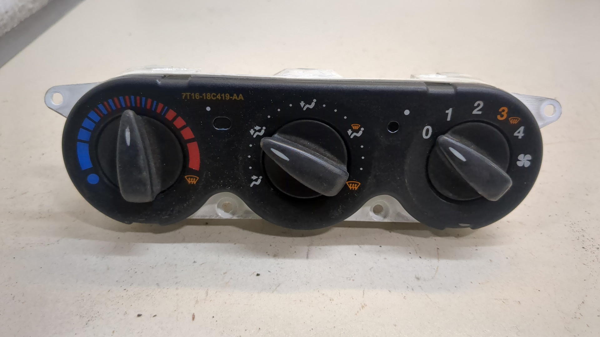 Переключатель отопителя