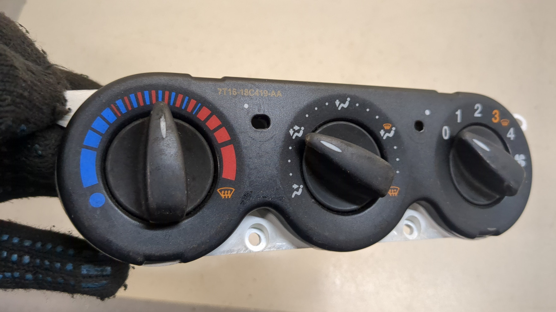 Переключатель отопителя