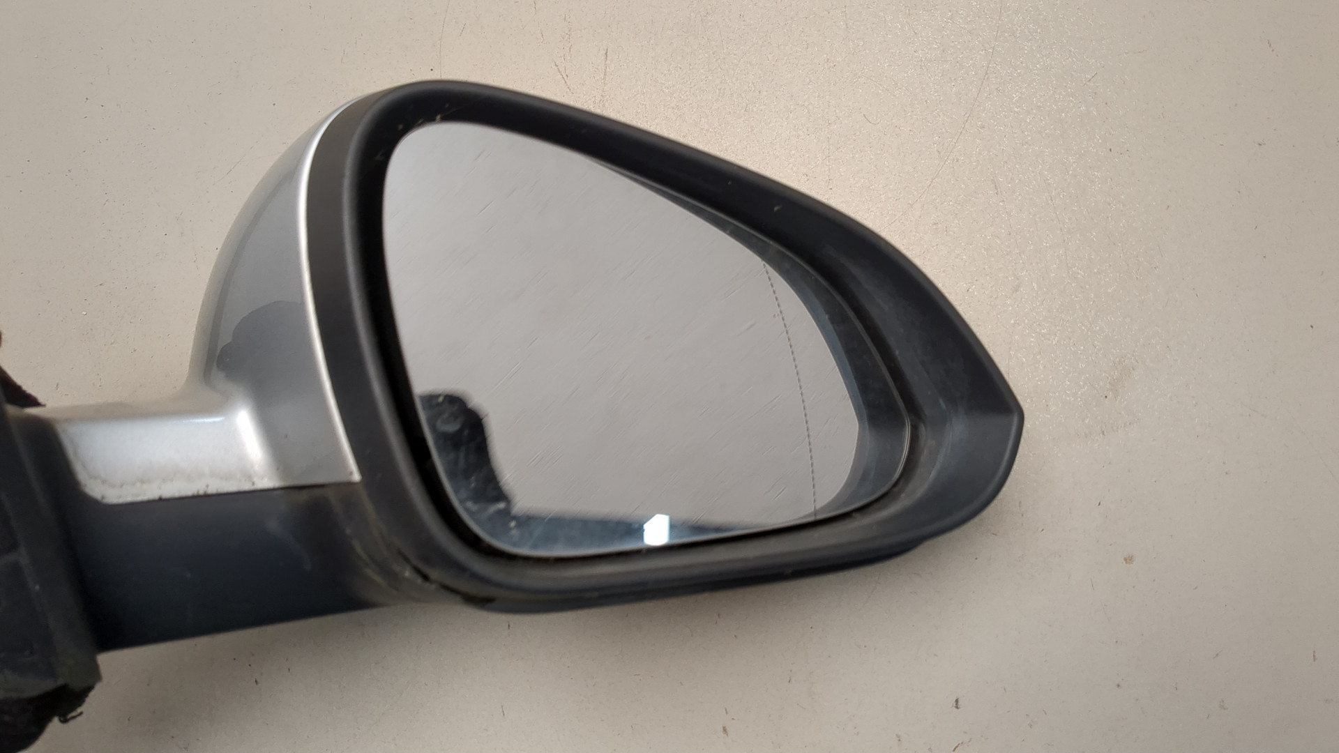 Зеркало правое электрическое