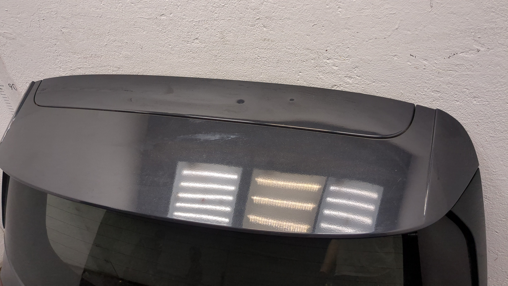 Дверь багажника