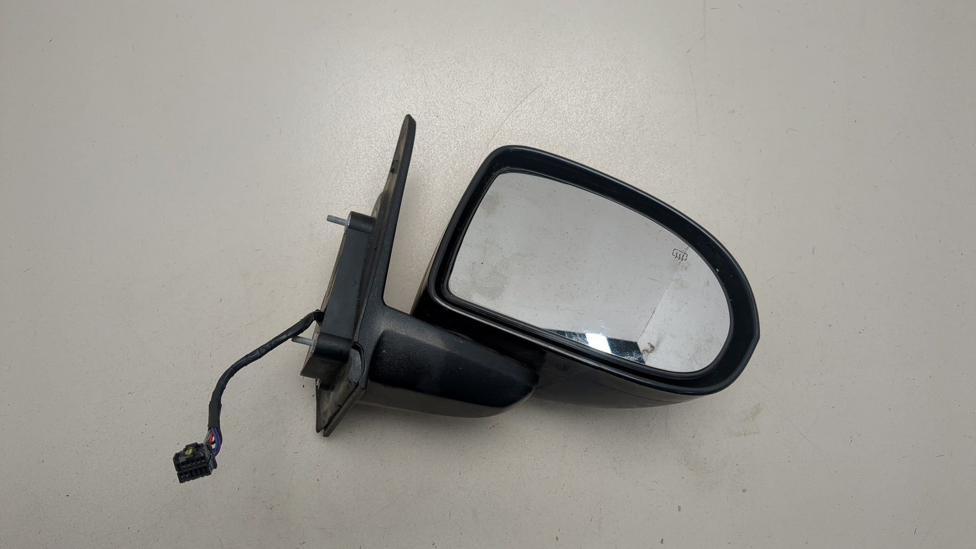 Зеркало правое электрическое