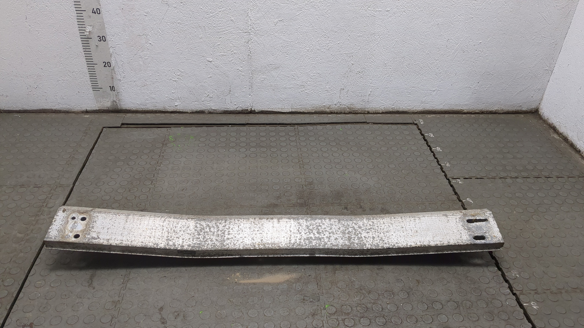 Усилитель заднего бампера