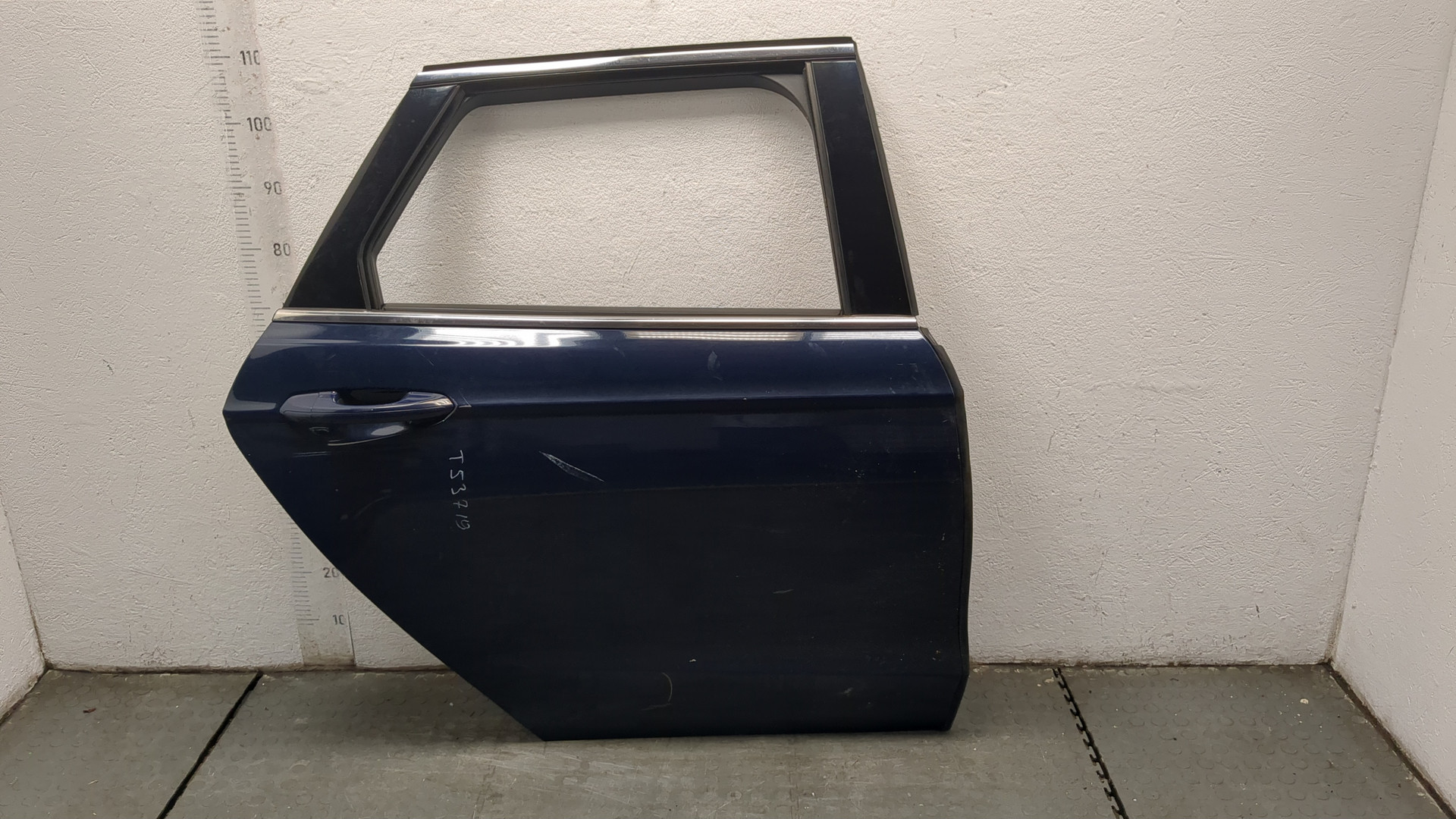 Дверь задняя правая